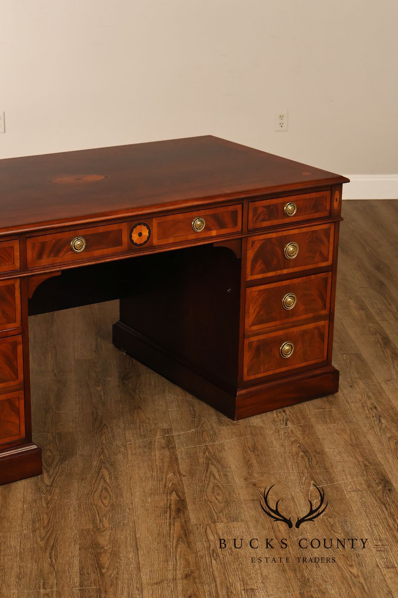 Hekman Traditional Mahogany Inlaid Seven Drawer Executive Desk