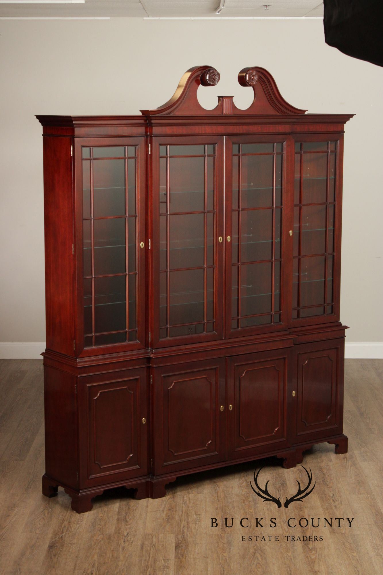 Kindel Georgian Style Mahogany China Cabinet