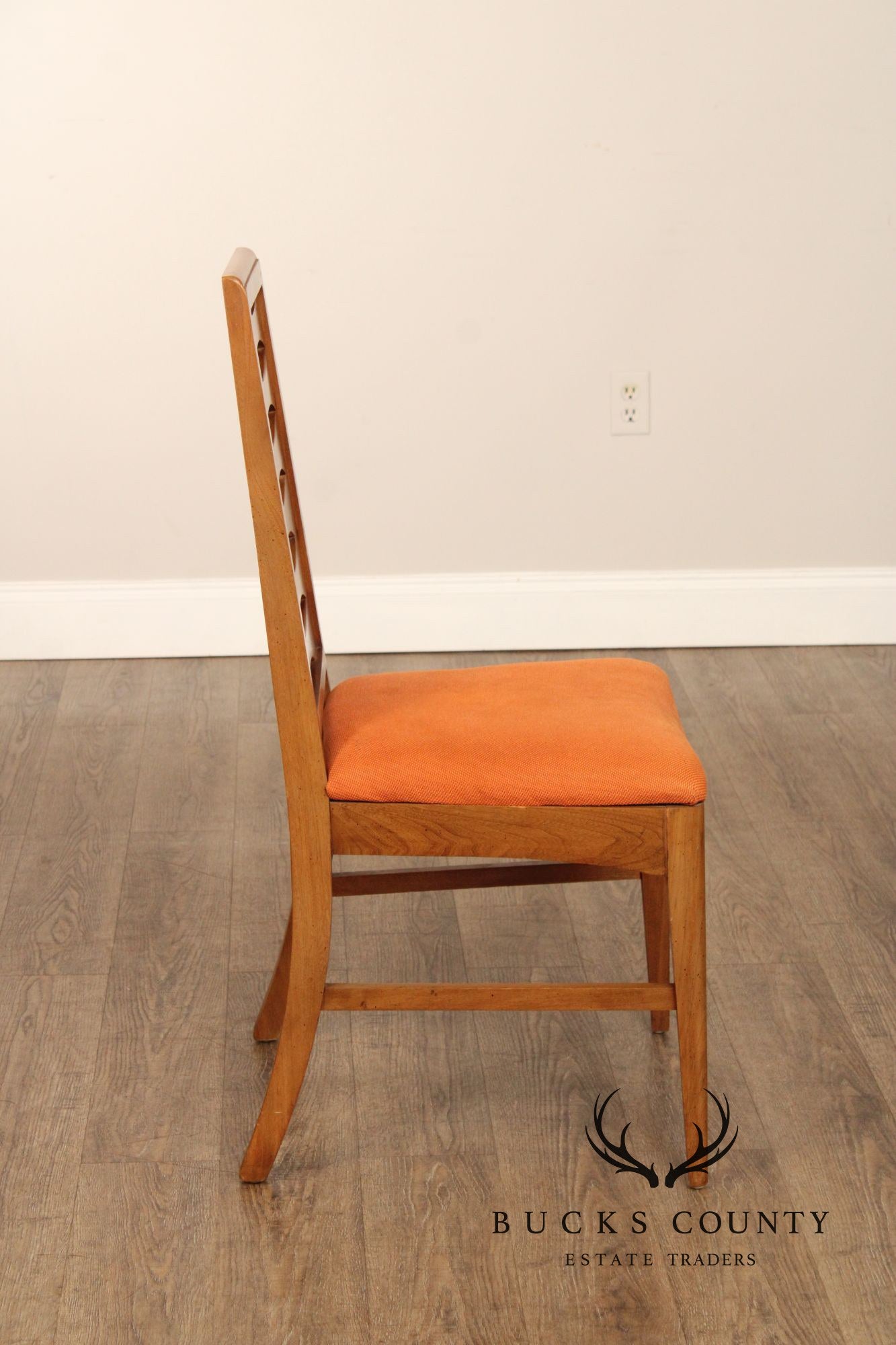 Young Manufacturing Mid Century Modern Walnut Dining Side Chair