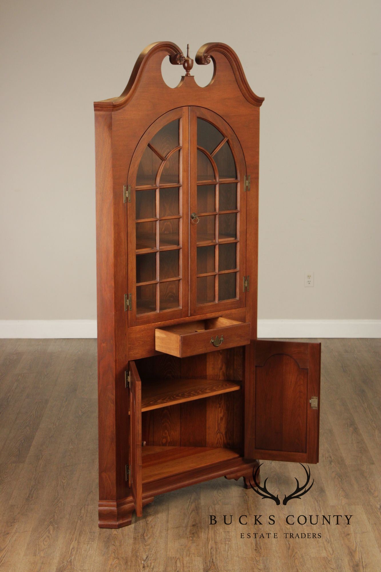 Virginia Craftsmen Reproductions Chippendale Style Walnut Corner Cabinet