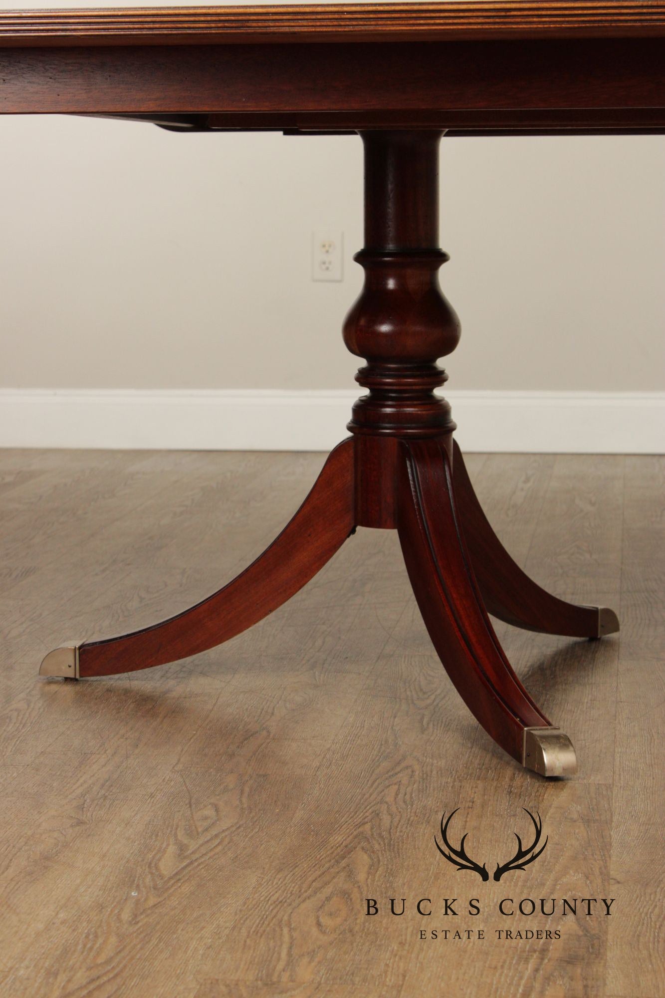 Ethan Allen Newport Collection Mahogany Abbott Dining Table