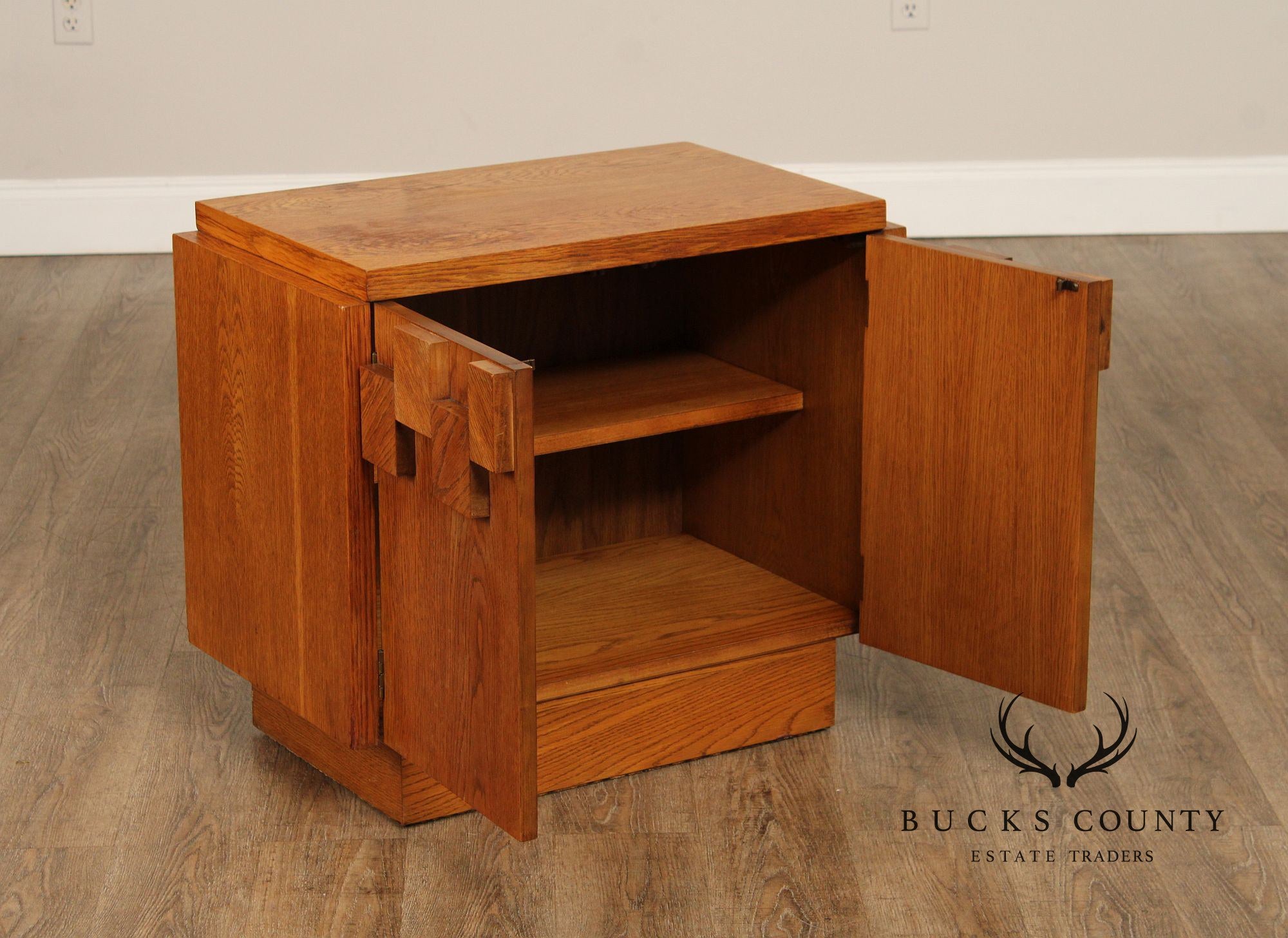 Lane Mid Century Modern Pair of Brutalist Oak Nightstands