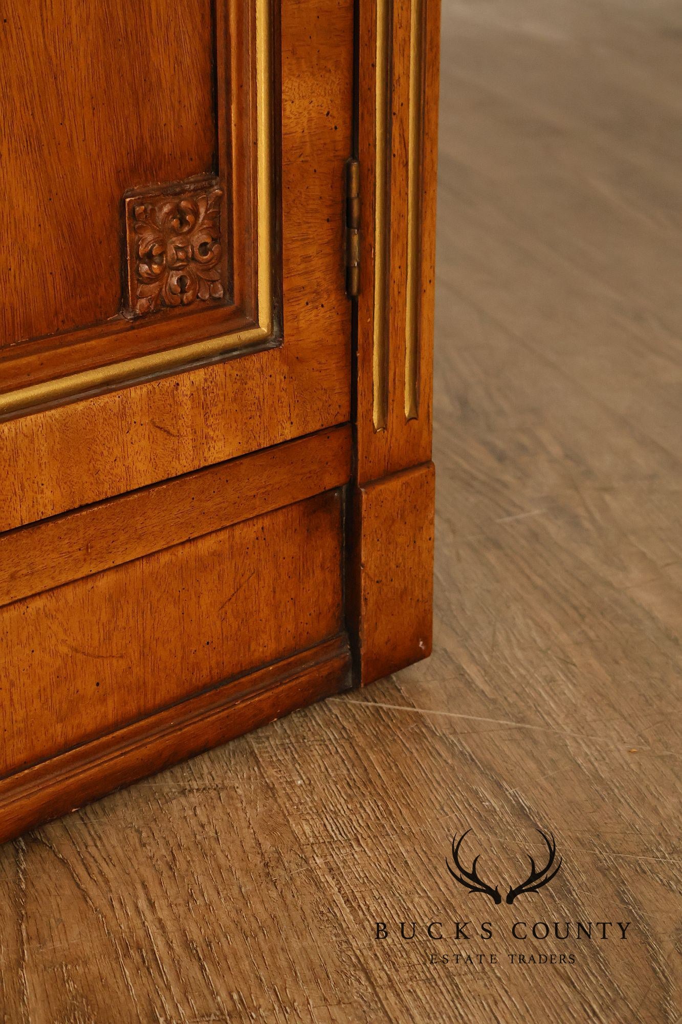 Henredon Vintage Pair Of Walnut Louis XVI Style Bookcases