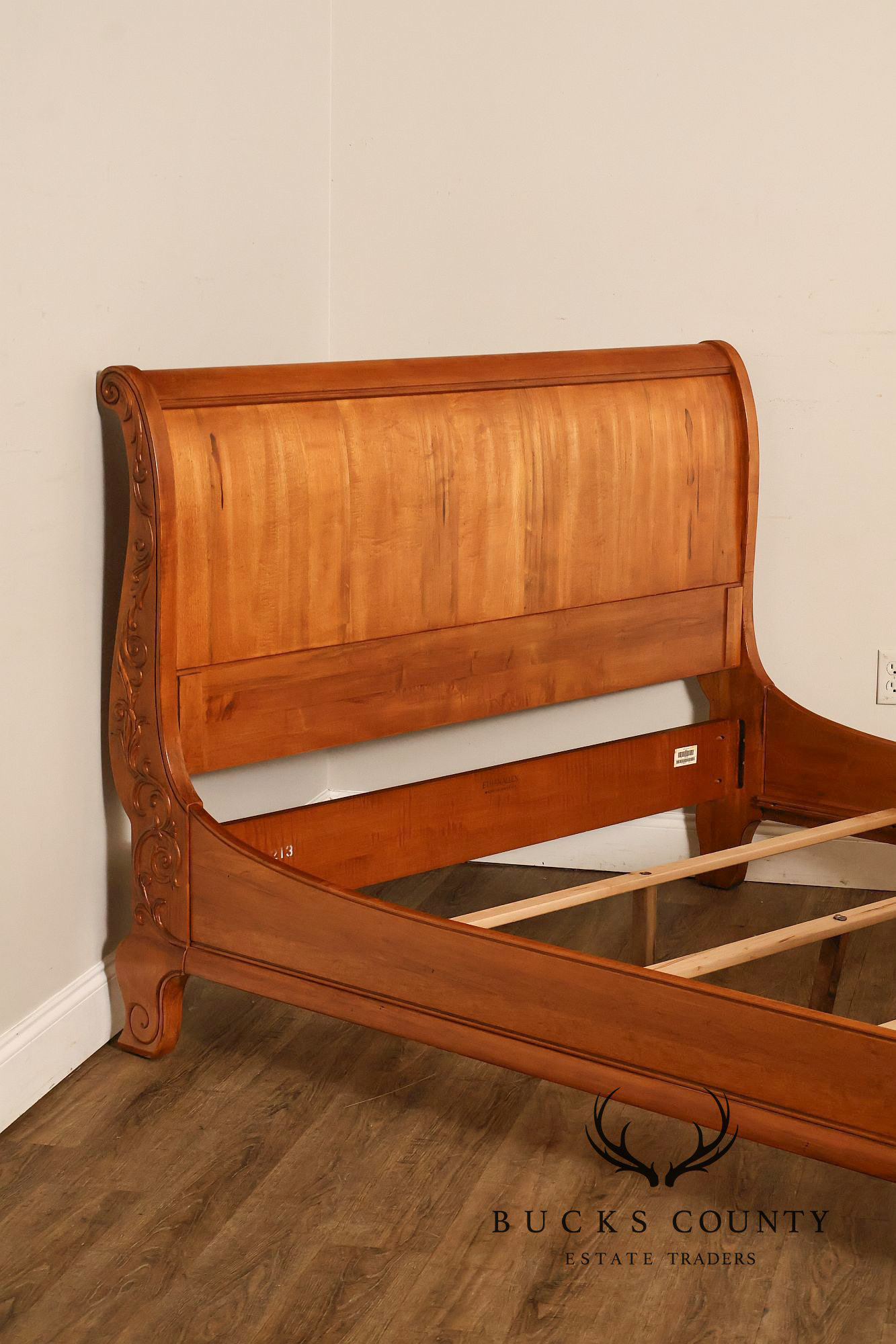 Ethan Allen 'Legacy' French Country Style Queen Sleigh Bedframe