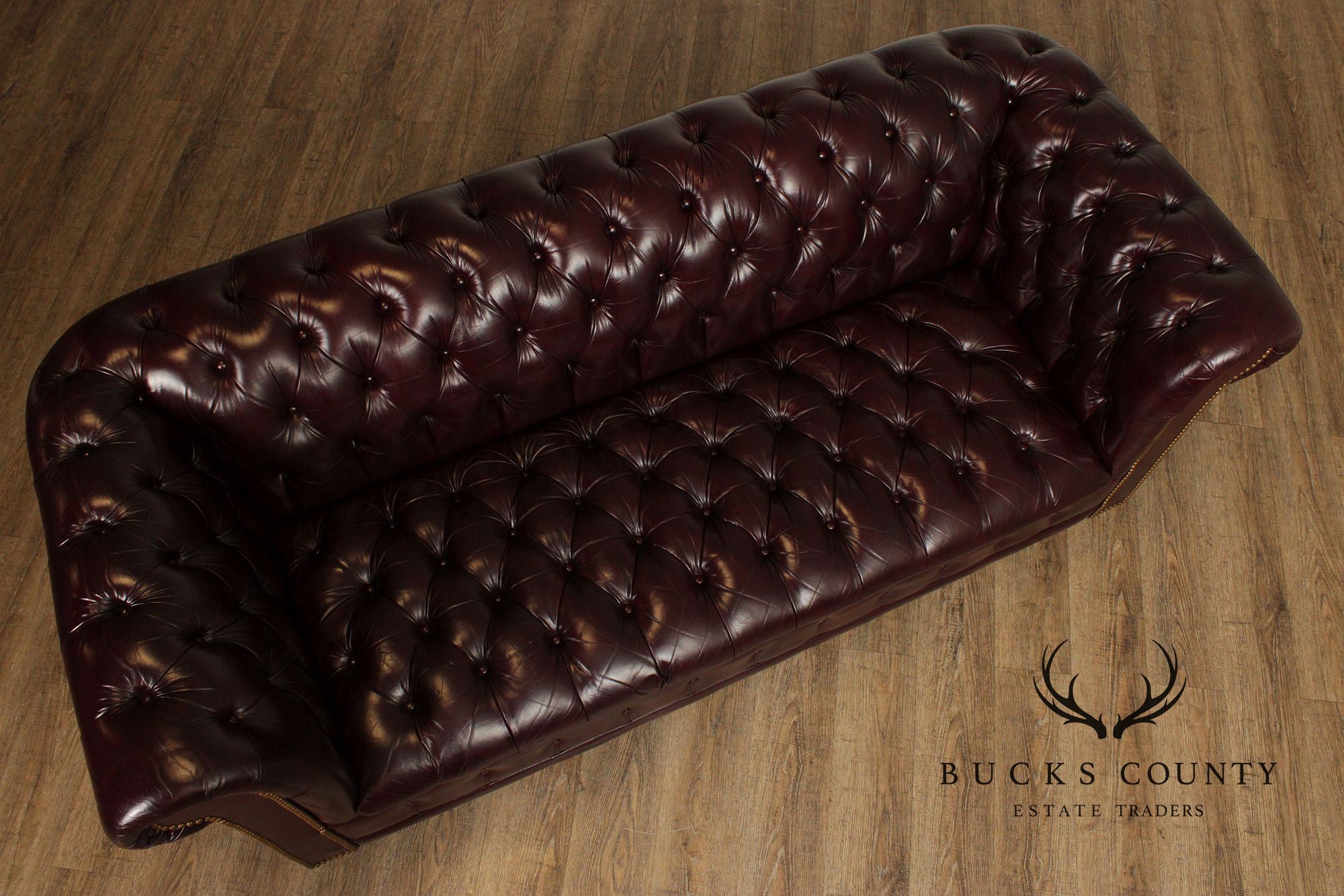 Quality Tufted Leather Vintage Chesterfield Style Sofa