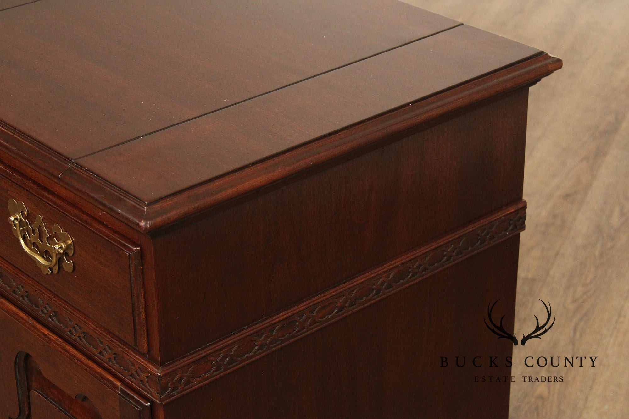 Ethan Allen Georgian Style Cherry Flip-Top Server