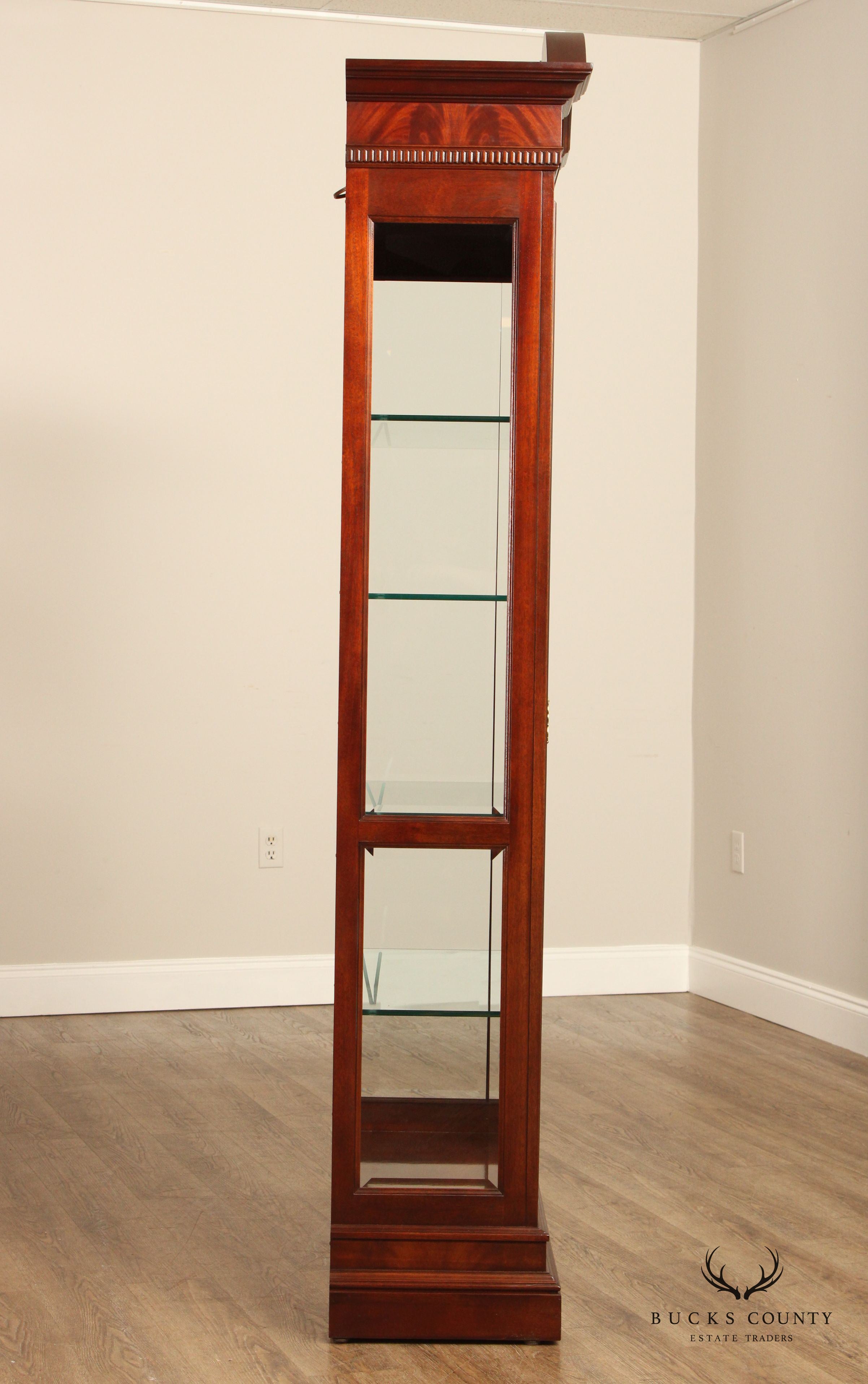 Sligh Chippendale Style Mahogany and Glass Curio Display Cabinet