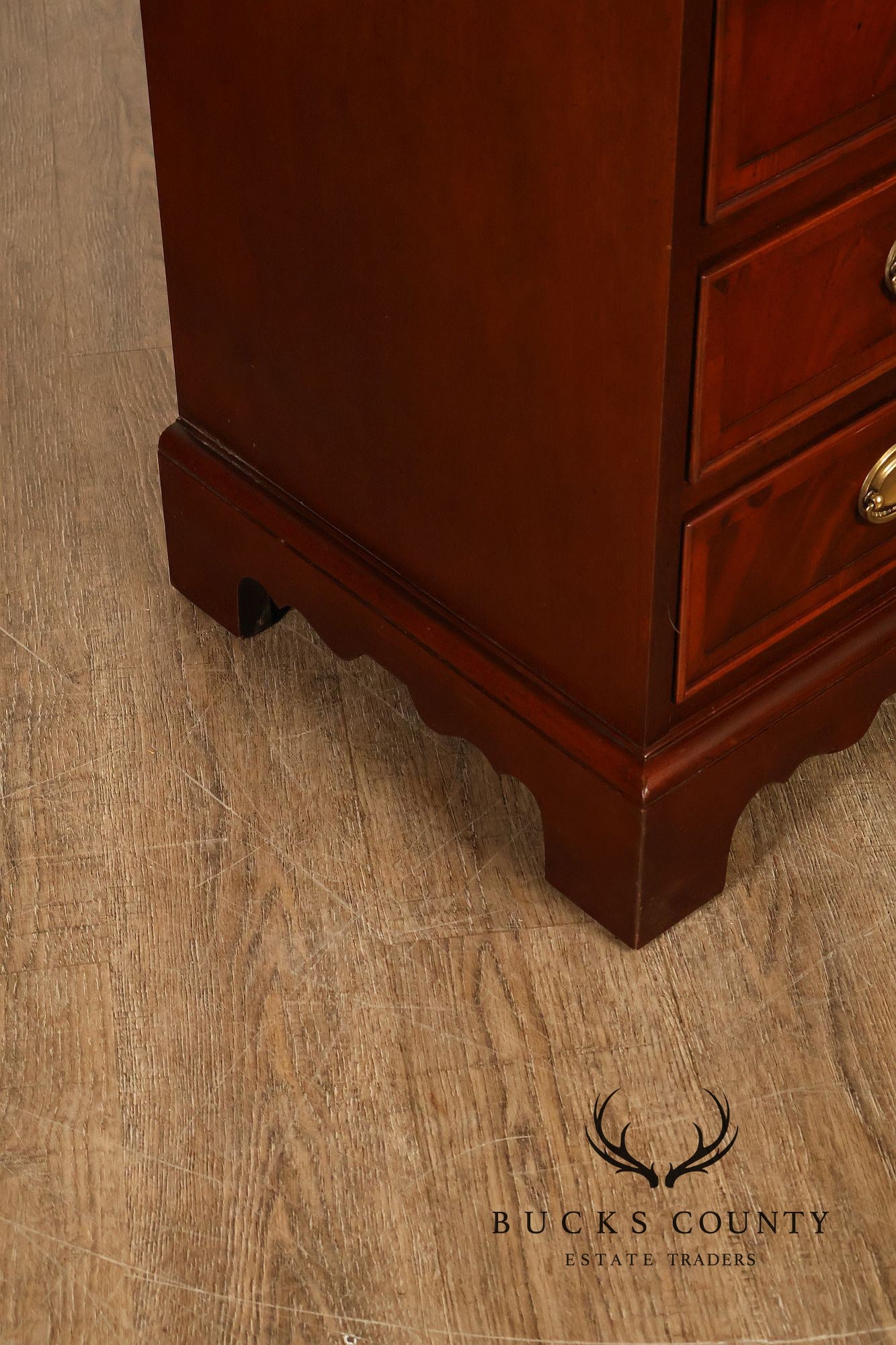 Hekman Copley Place Flame Mahogany Chest Of Drawers
