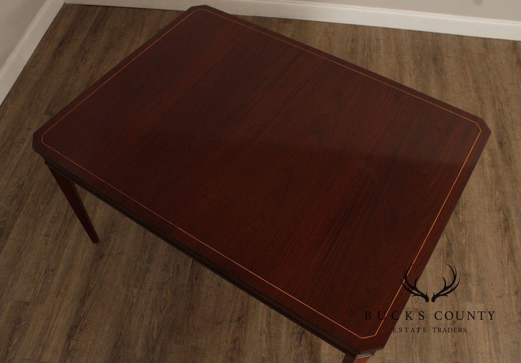 1940's Federal Style Inlaid Mahogany Expandable Dining Table