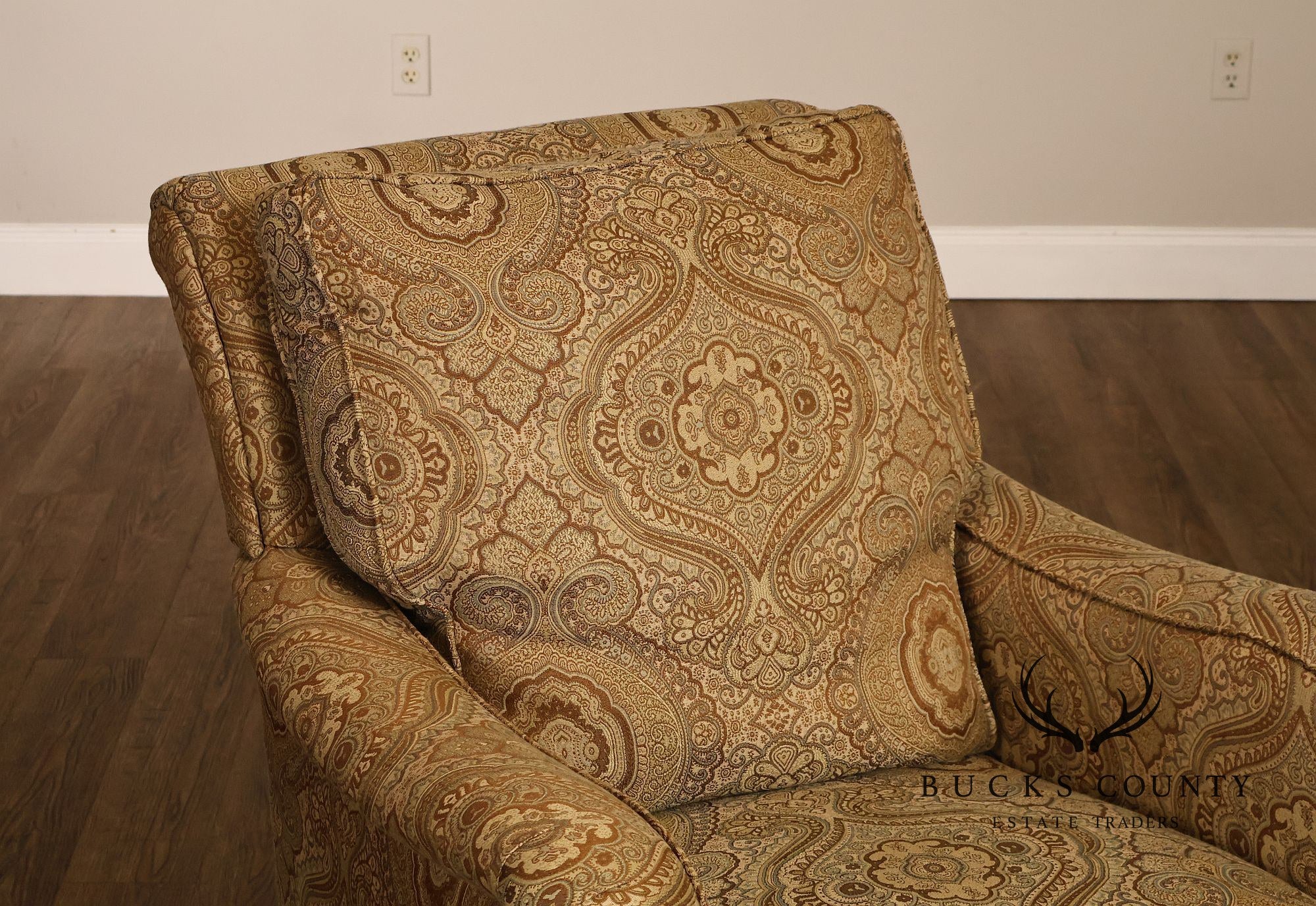 Bassett Traditional Style Upholstered Lounge Chair