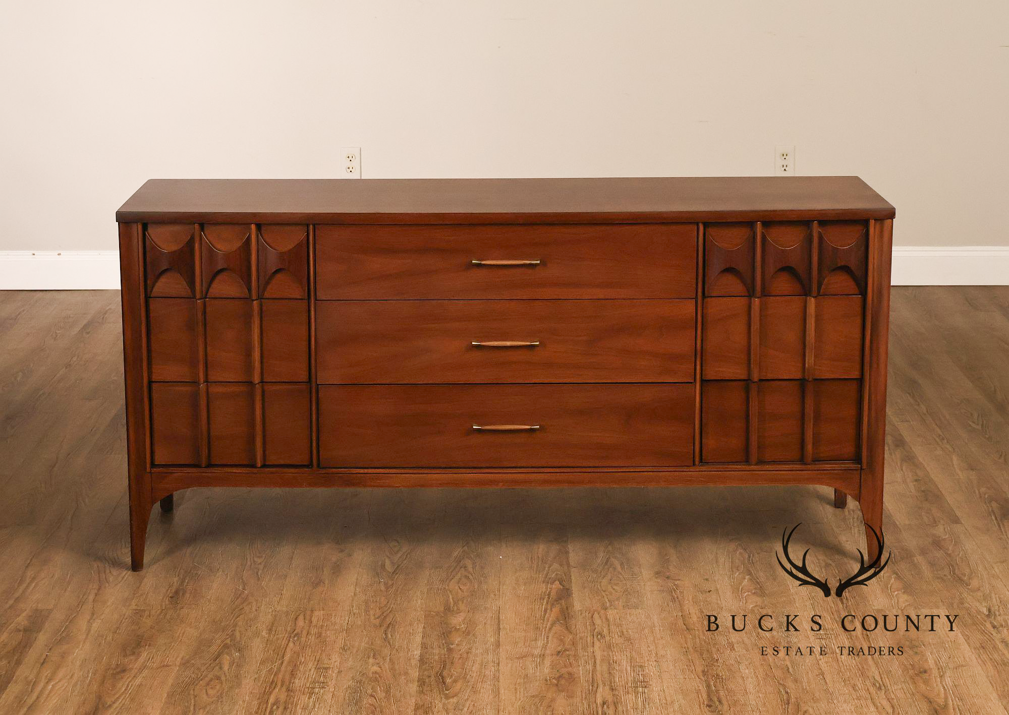 Kent Coffey Perspecta Mid Century Modern Walnut 9 Drawer Dresser