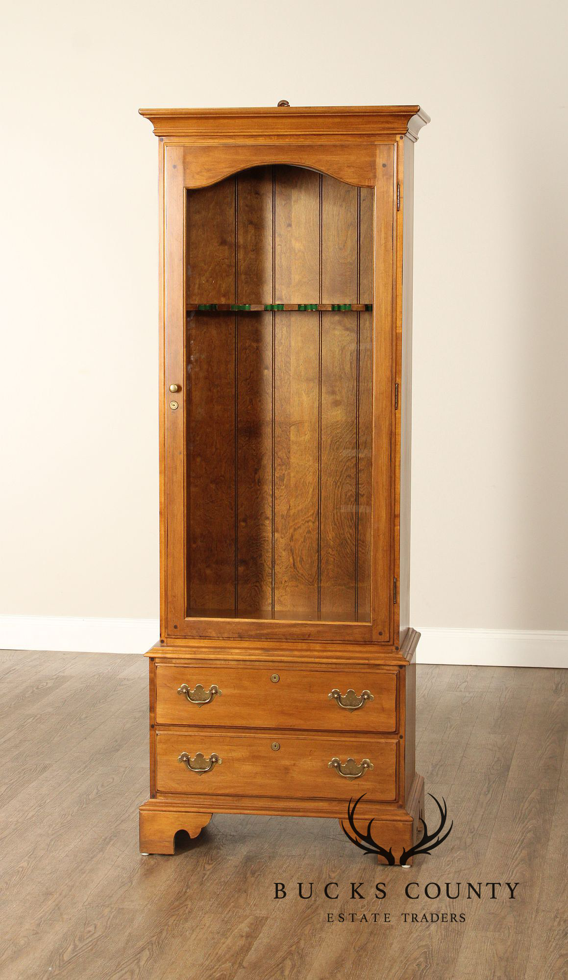 Ethan Allen 1776 Collection Maple Gun Cabinet