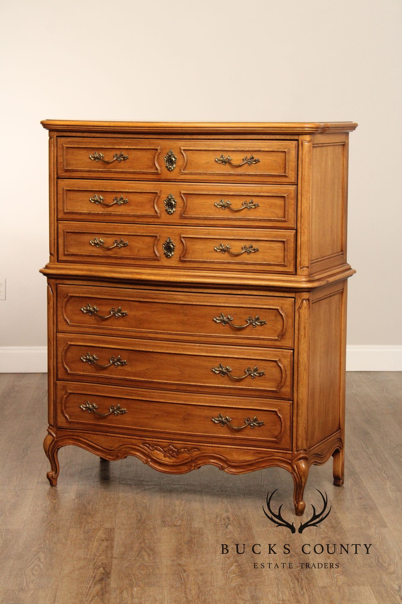 Thomasville 'Camille' French Provincial Style Chest on Chest