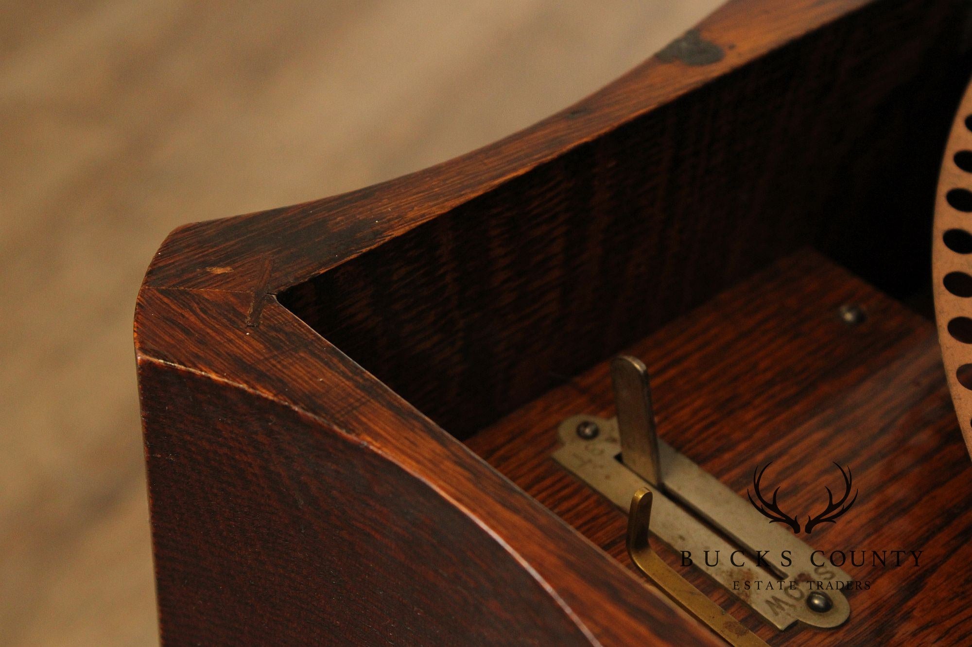 Regina Oak Music Box on Stand, with Discs