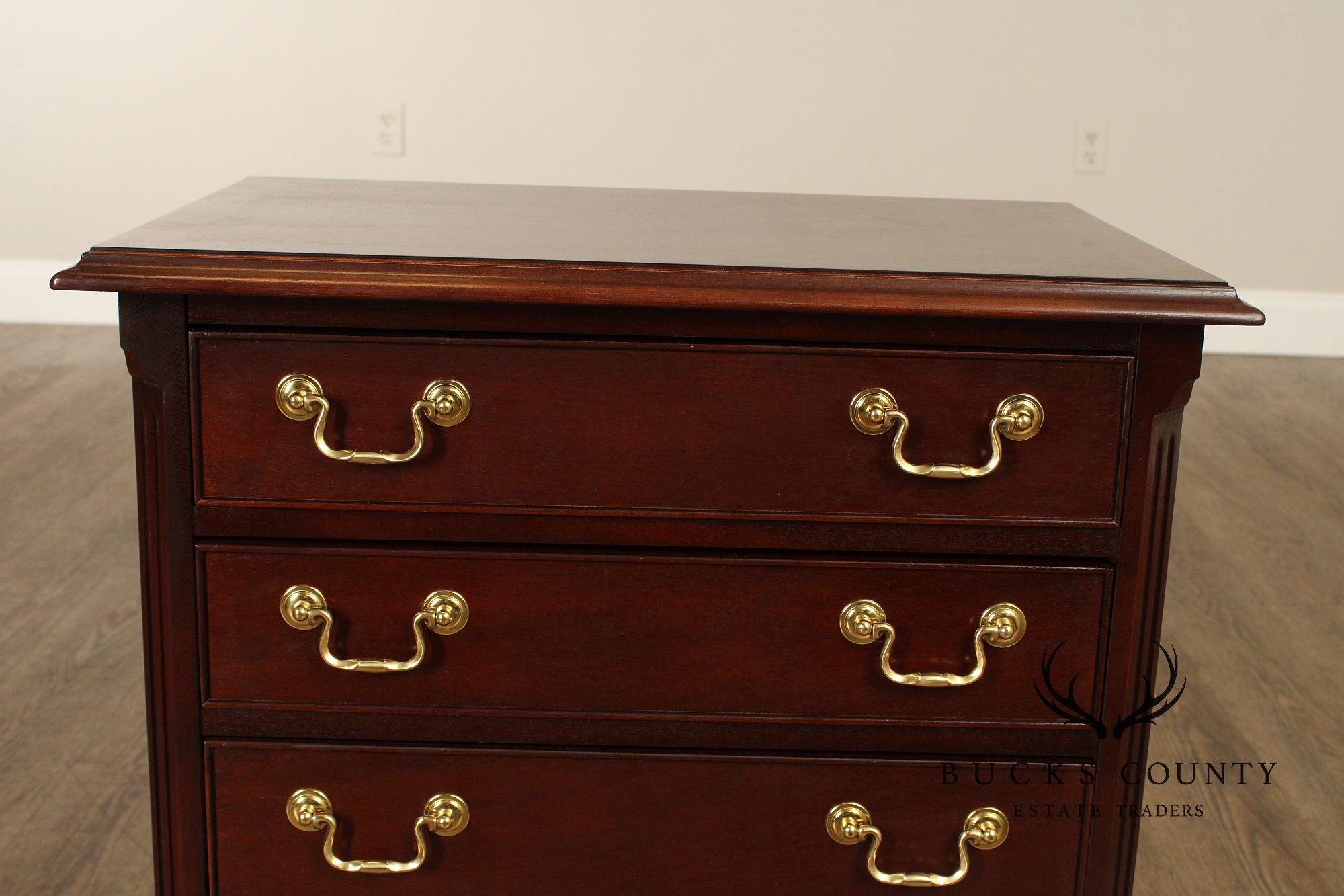 Thomasville Chippendale Style Mahogany Nightstand Chest