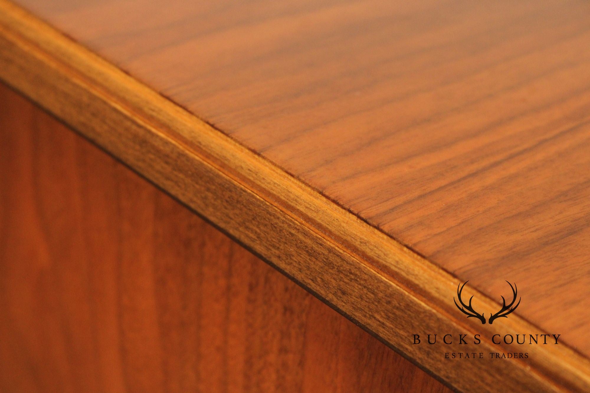 1940's Hepplewhite Style Inlaid Walnut Chest on Chest