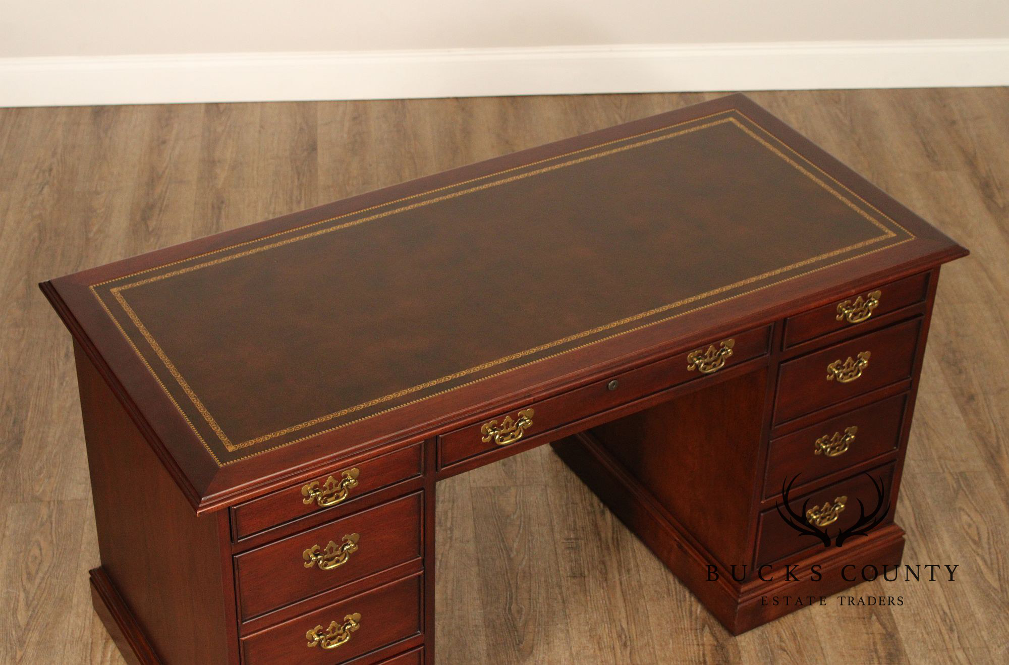 Sligh Chippendale Style Leather Top Cherry Writing Desk