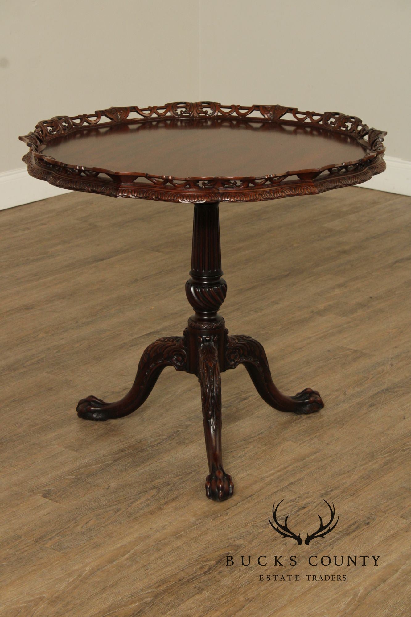 Schmieg and Kotzian Georgian Style Mahogany Pie Crust Table