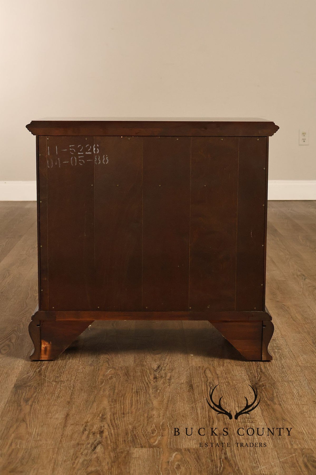 Ethan Allen 'Georgian Court' Pair of Cherry Open Nightstands