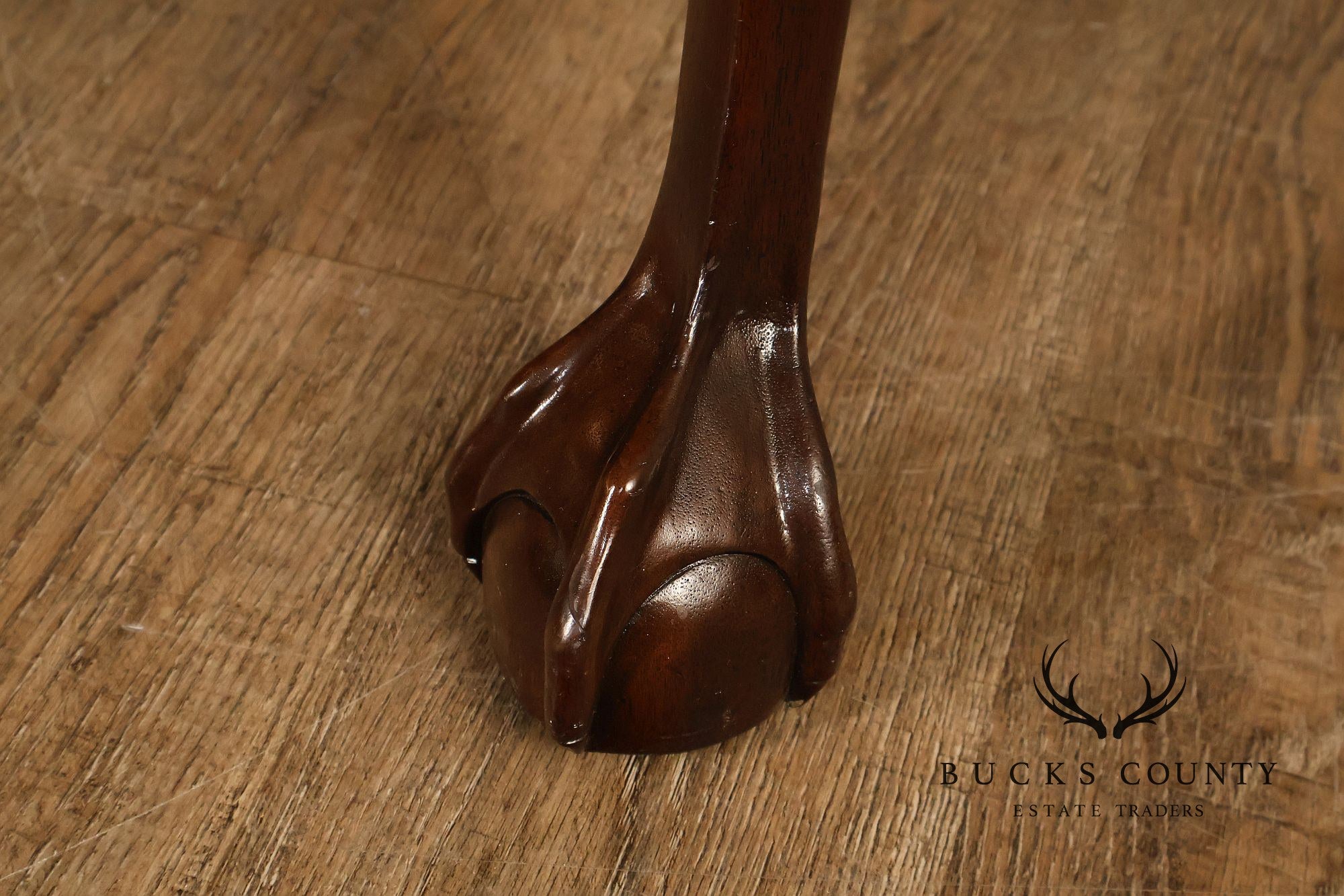 Henredon Rittenhouse Square Collection Chippendale Style Mahogany Expandable Dining Table