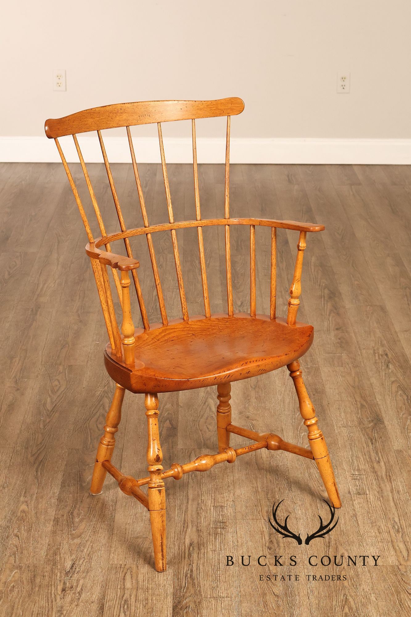 Duckloe Colonial Reproduction Set Of 5 Windsor Armchairs