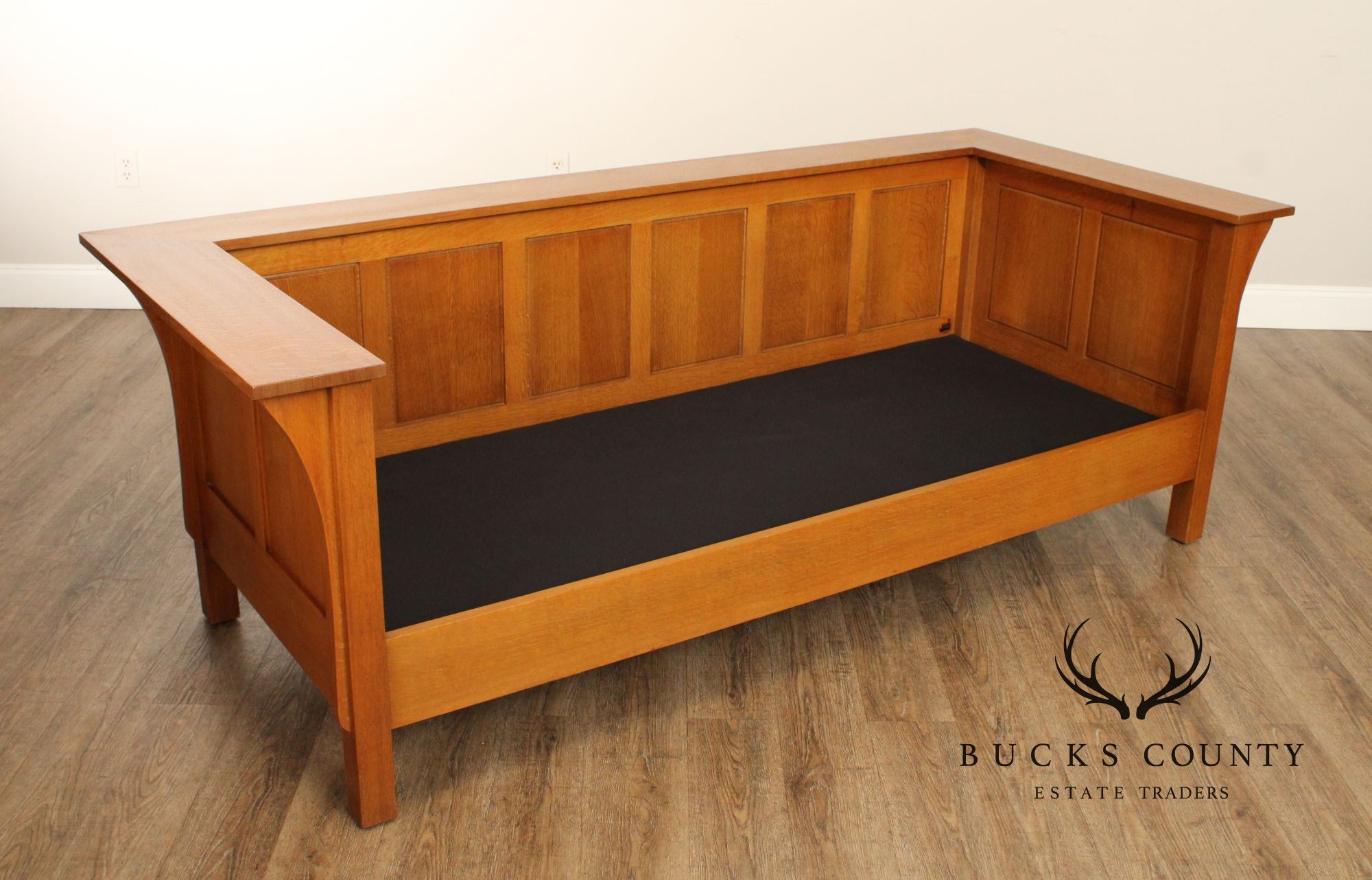 Custom Quality Mission Prairie Style Oak Settle