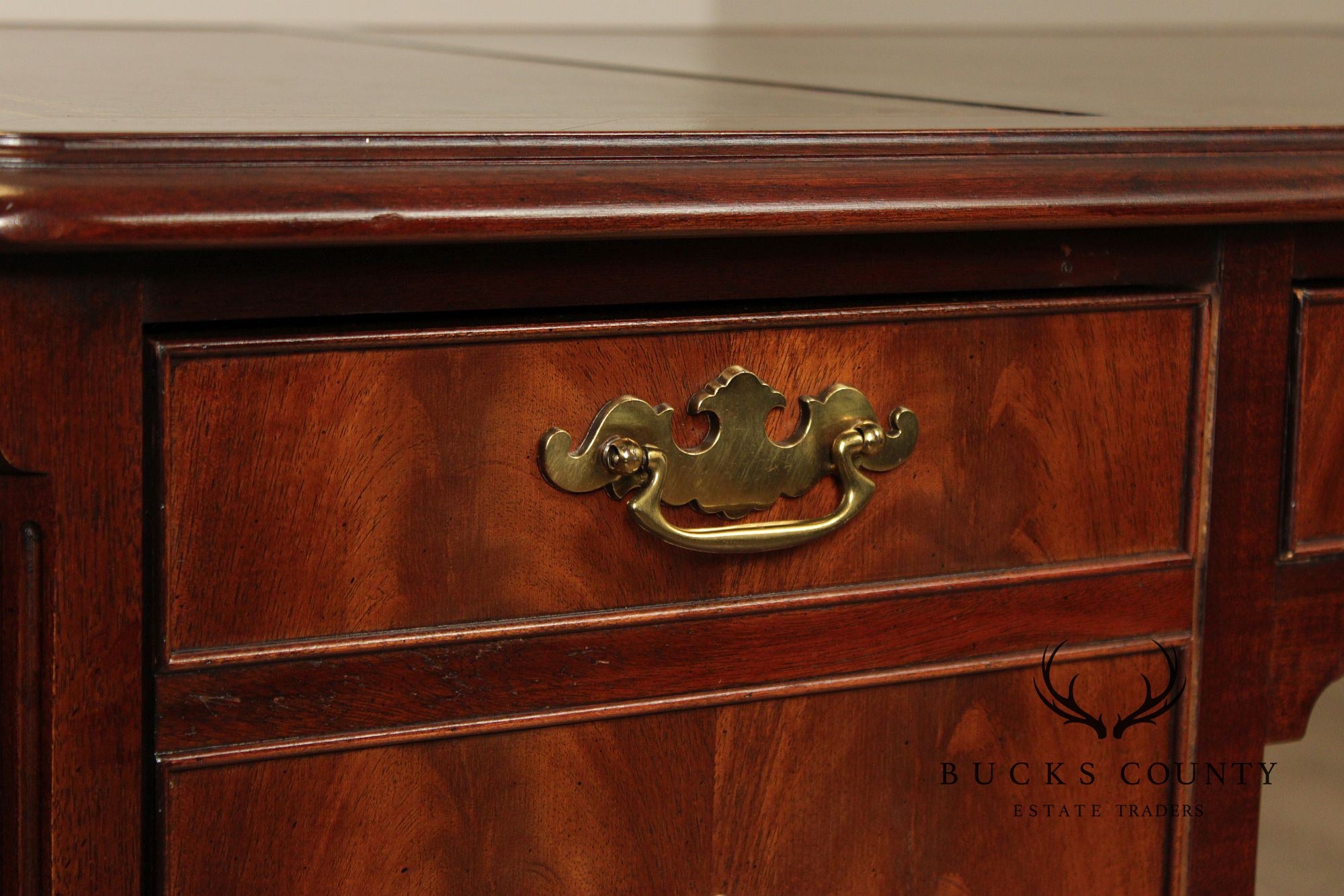 Hekman Chippendale Style Mahogany Leather Top Executive Desk