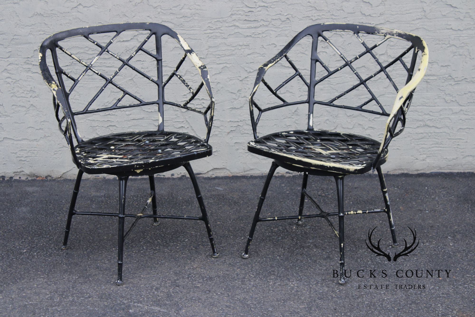 Brown Jordan Pair of 'Calcutta' Outdoor Patio Swivel Armchairs