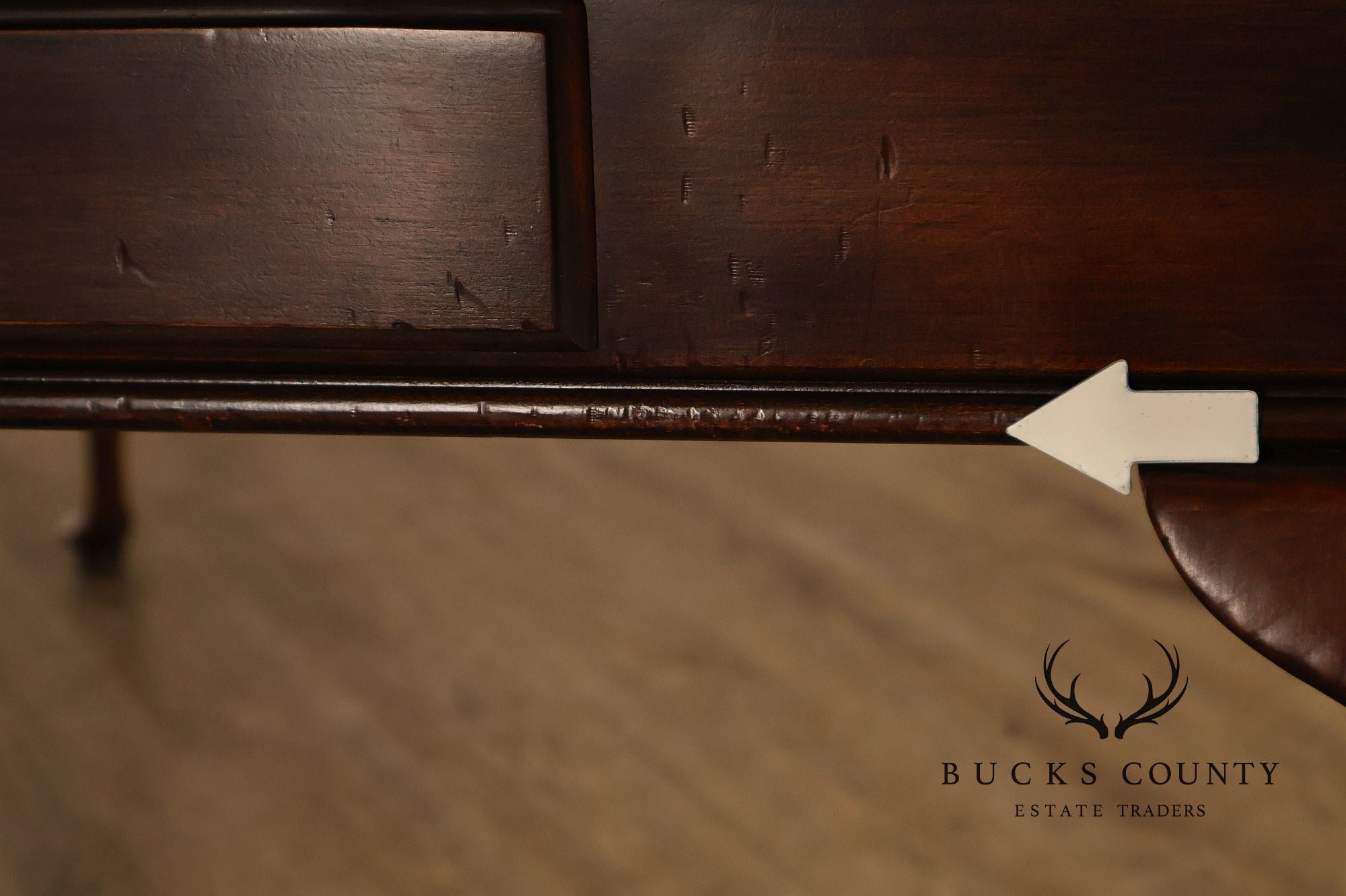 Ethan Allen Queen Anne Style Expandable Cherry Dining Table