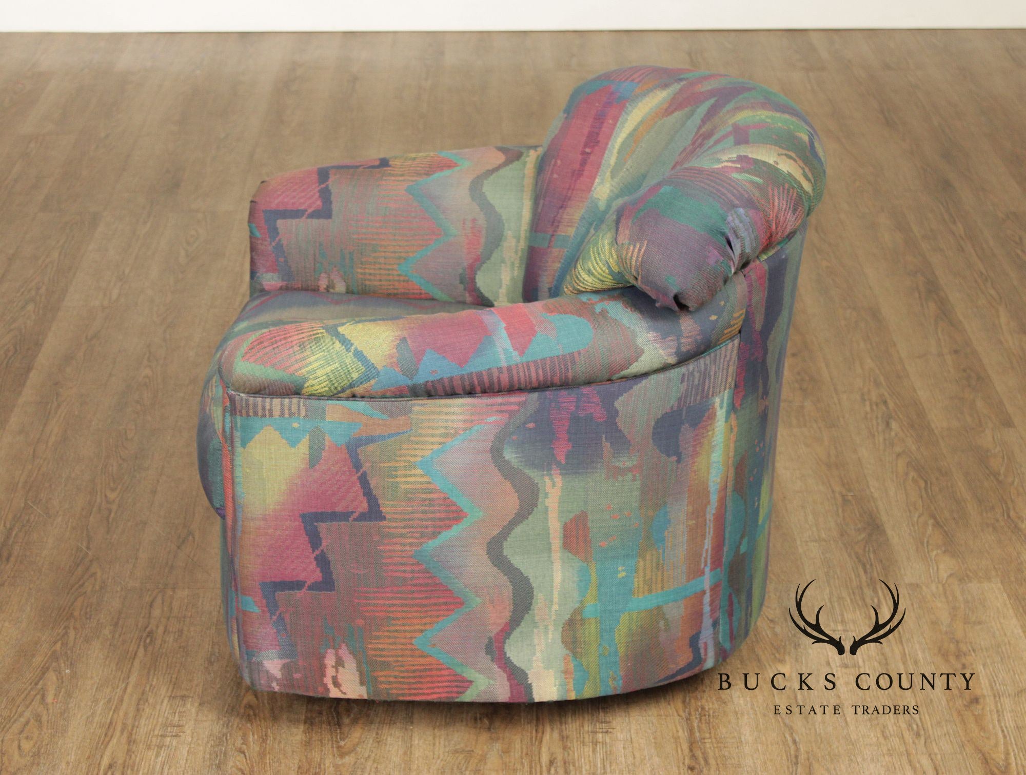 Sherrill Furniture Post Modern Pair of Swivel Club Chairs