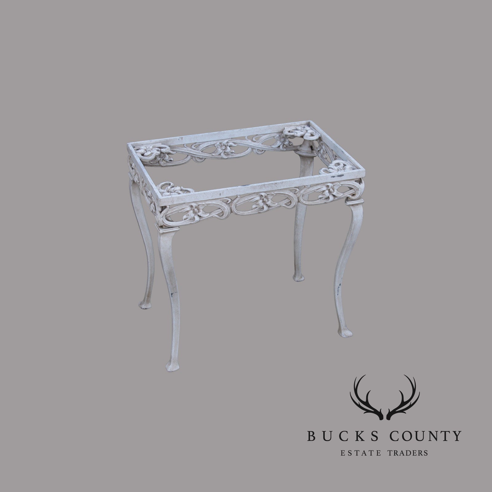 Brown Jordan Cast Aluminum 'Day Lily' Outdoor Patio Side Table