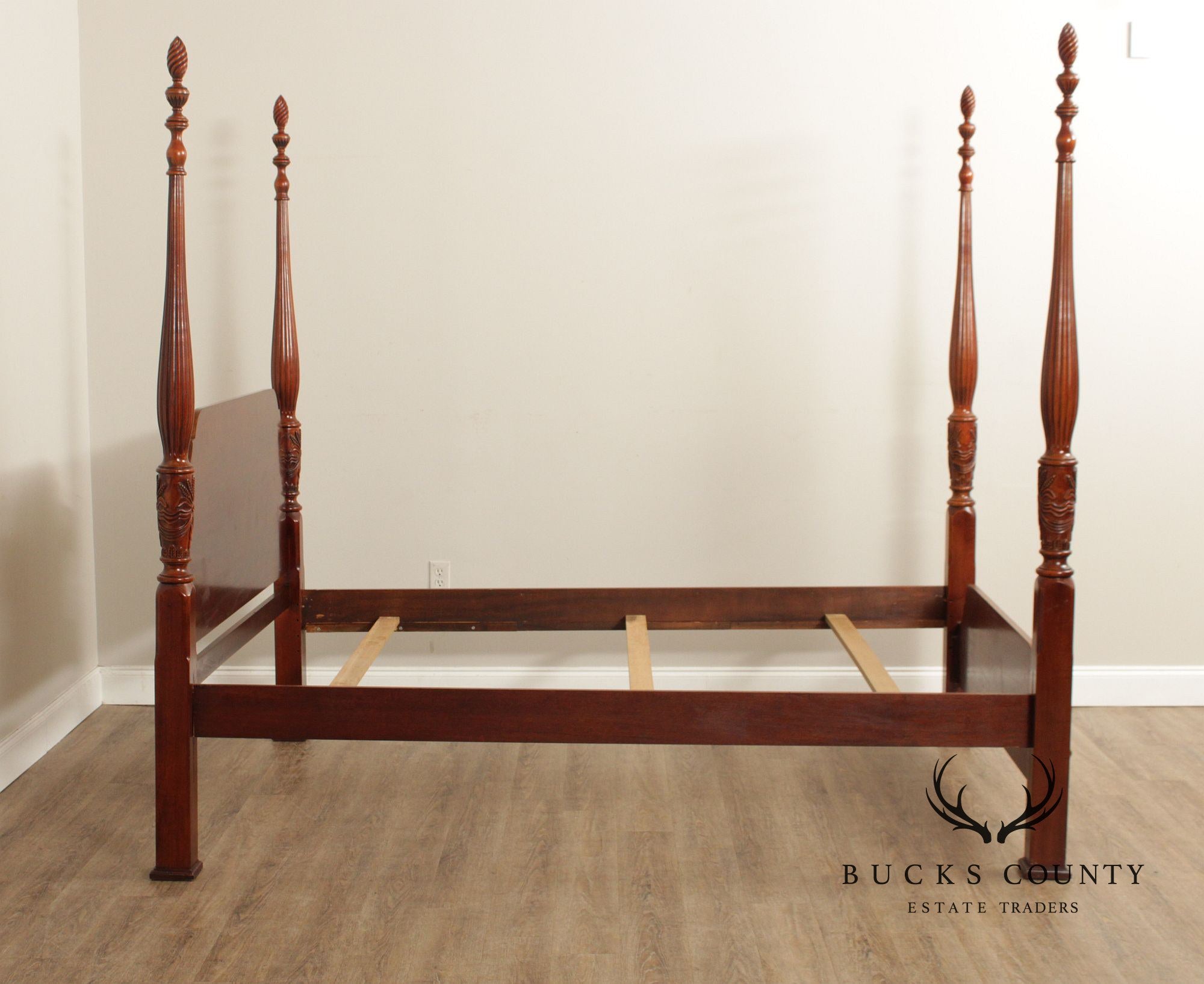 Lexington Queen Size Carved Mahogany Poster Bed