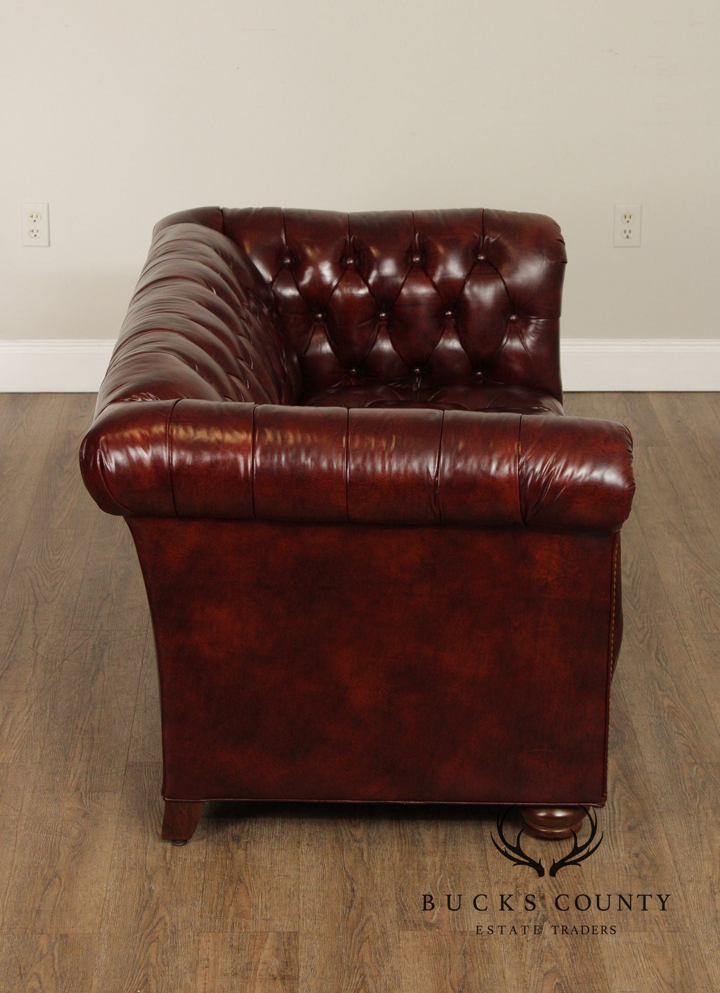 English Traditional Style Vintage Leather Chesterfield Sofa