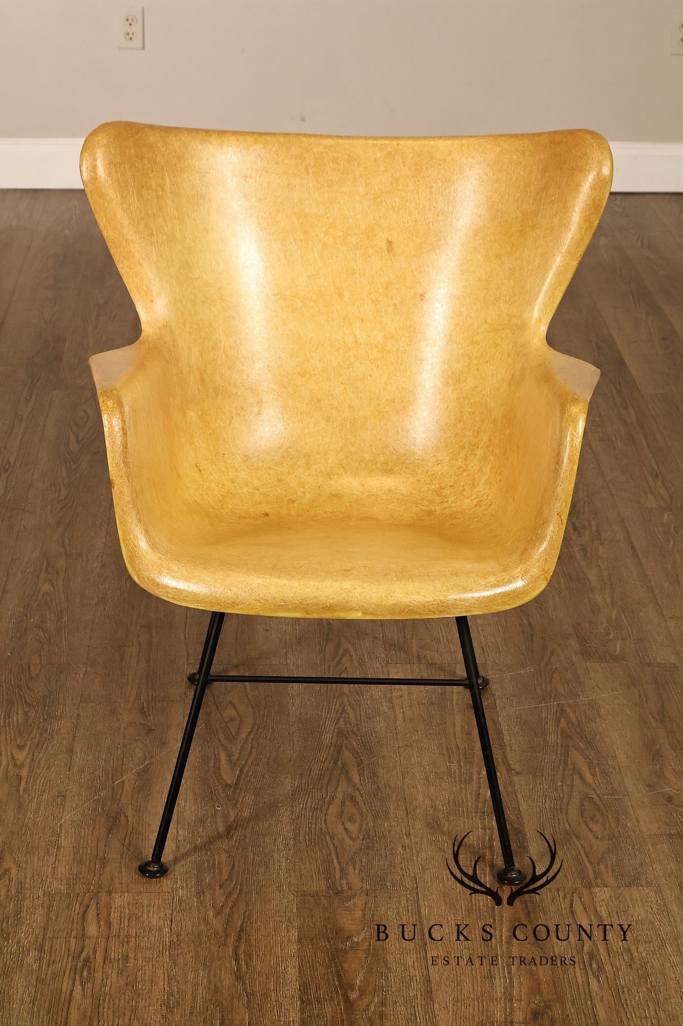 Selig Mid Century Modern 'Peabody' Fiberglass Armchair