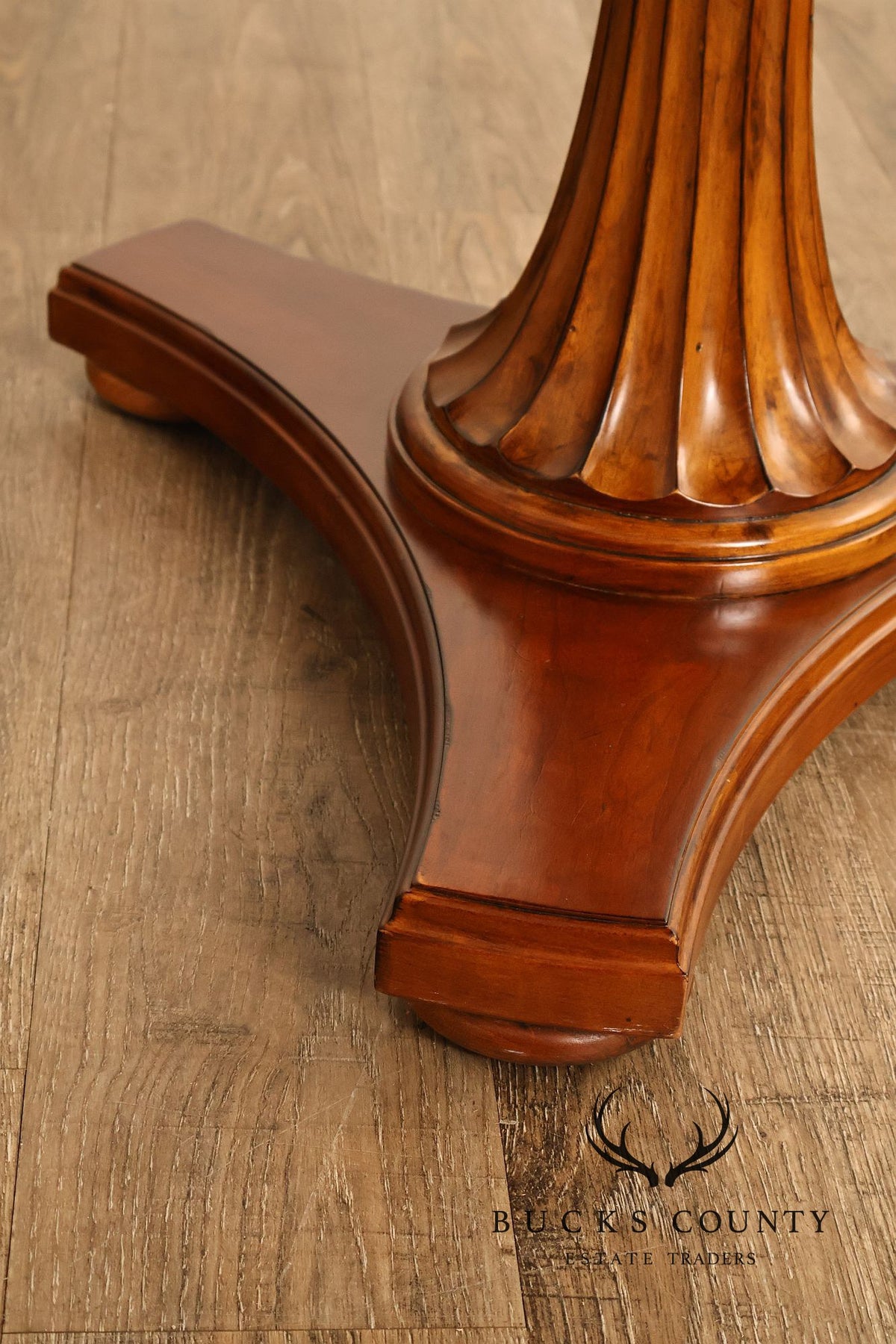 Ethan Allen Townhouse Collection Inlaid Pedestal Side Table
