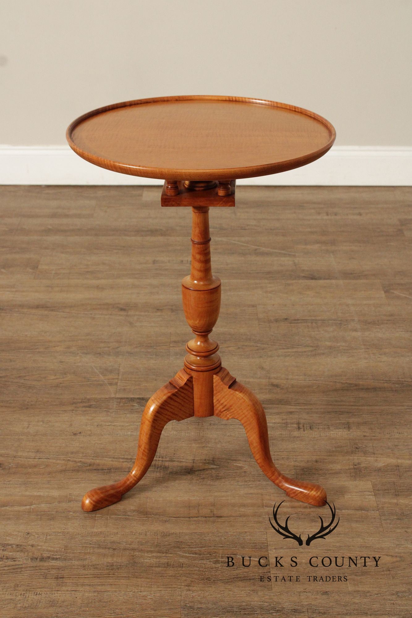 Custom Quality Queen Anne Style Tiger Maple Tilt Top Table