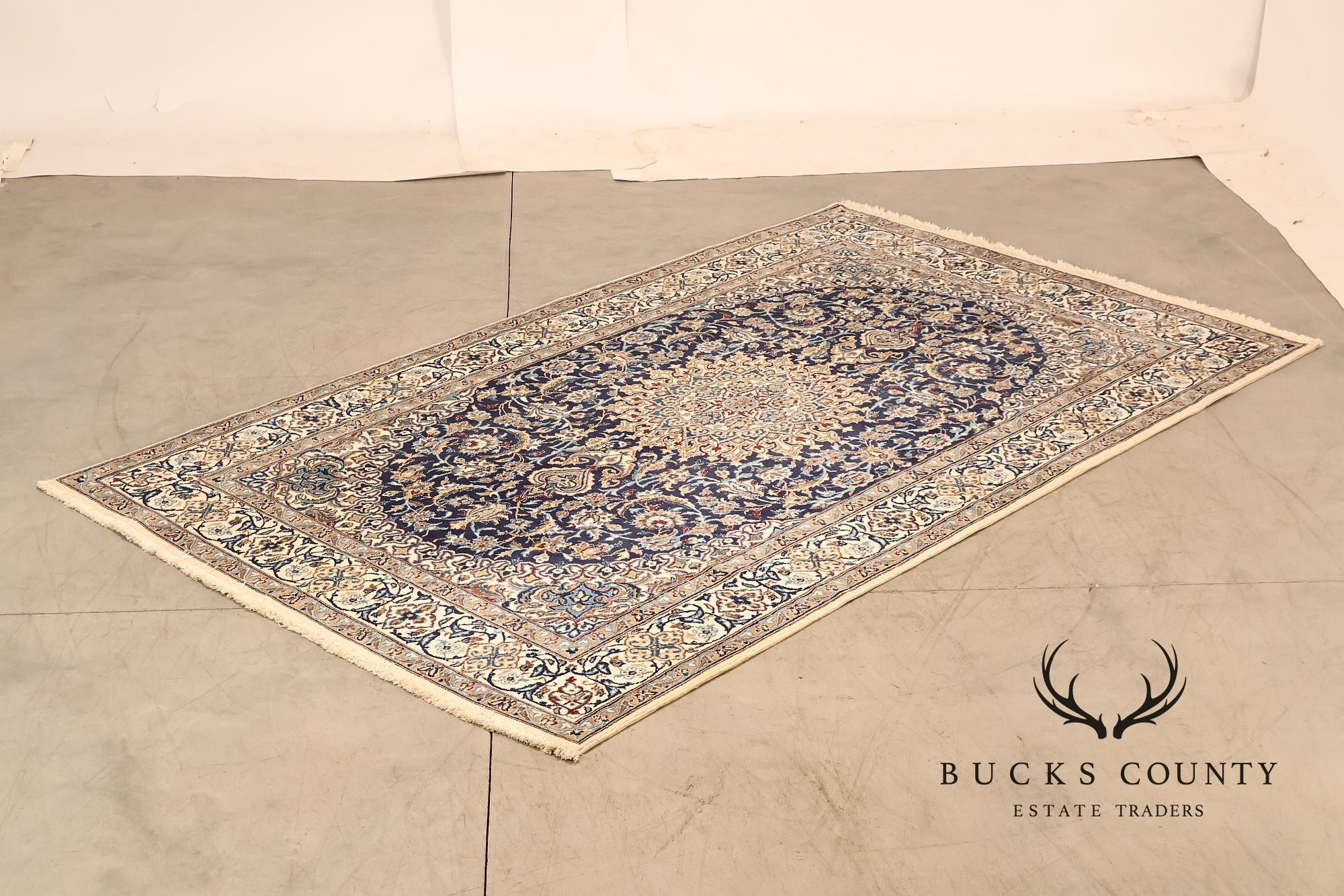 Handwoven Wool Curvilinear Medallion 6.4' x 10.75' Rug