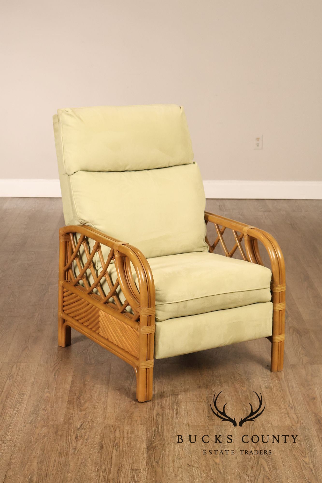 TradeWinds Rattan Reclining Lounge Chair