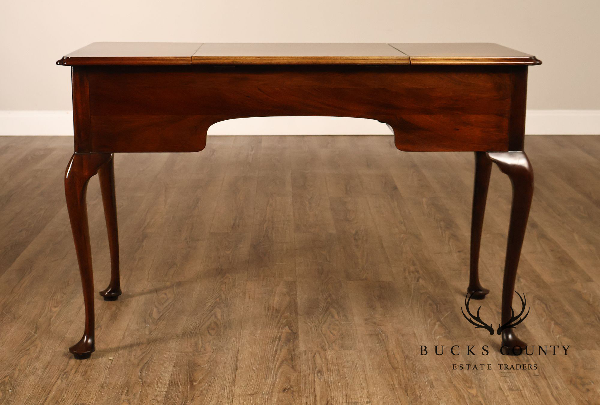 Stickley Queen Anne Style Mahogany Vanity Dressing Table