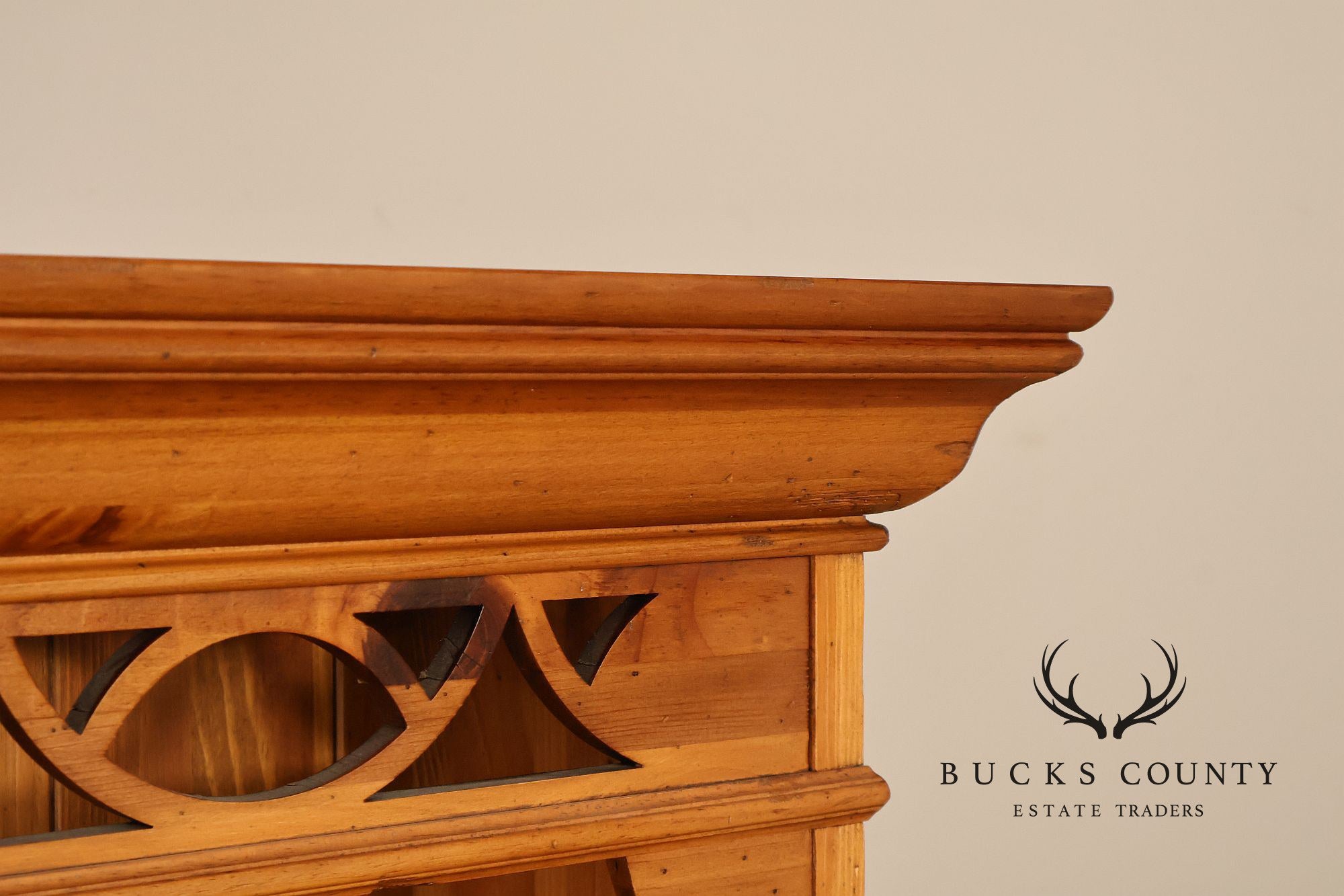 Ethan Allen Country Crossings Pine Set Back Hutch