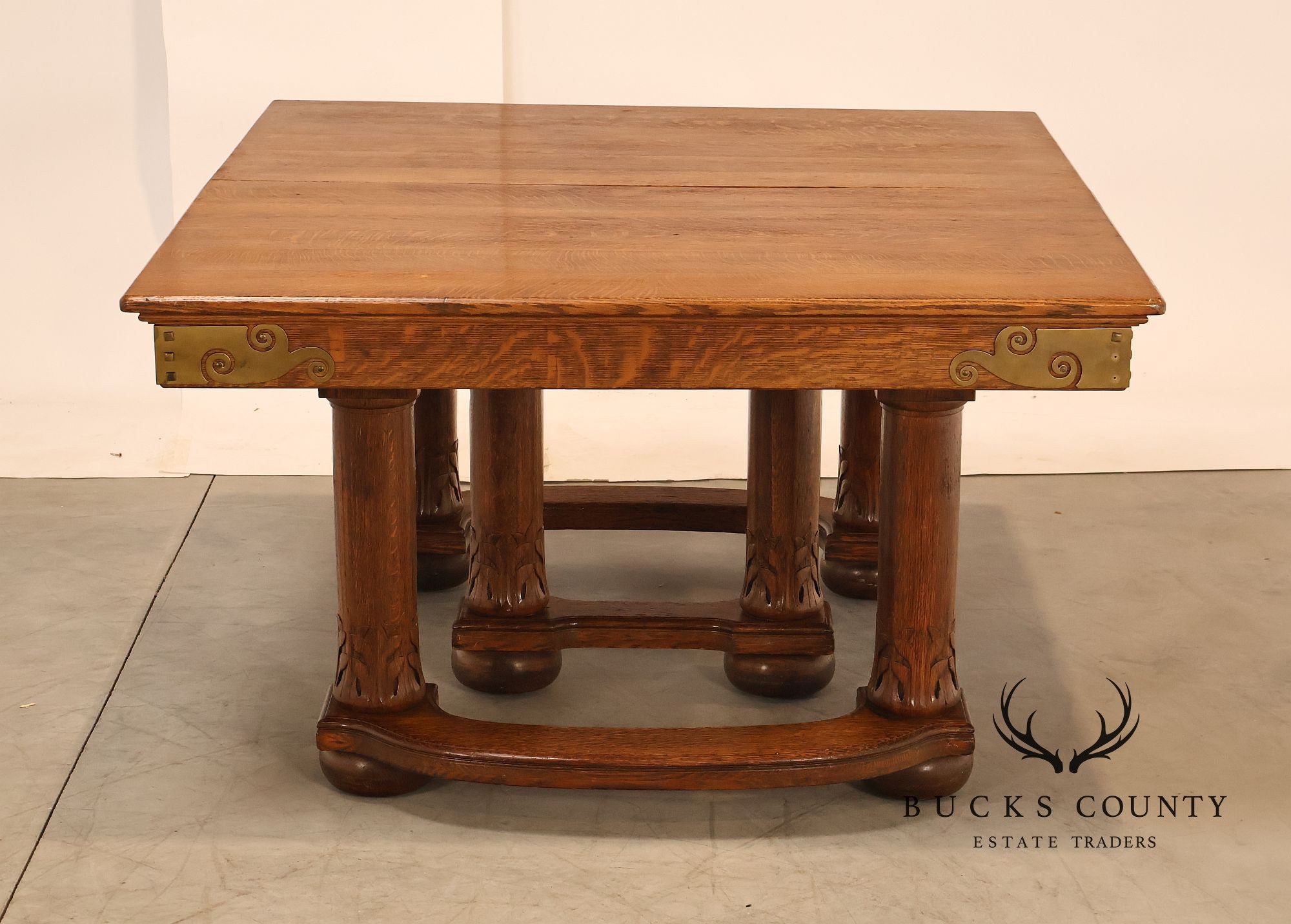 Antique Victorian Oak Expandable Dining Table