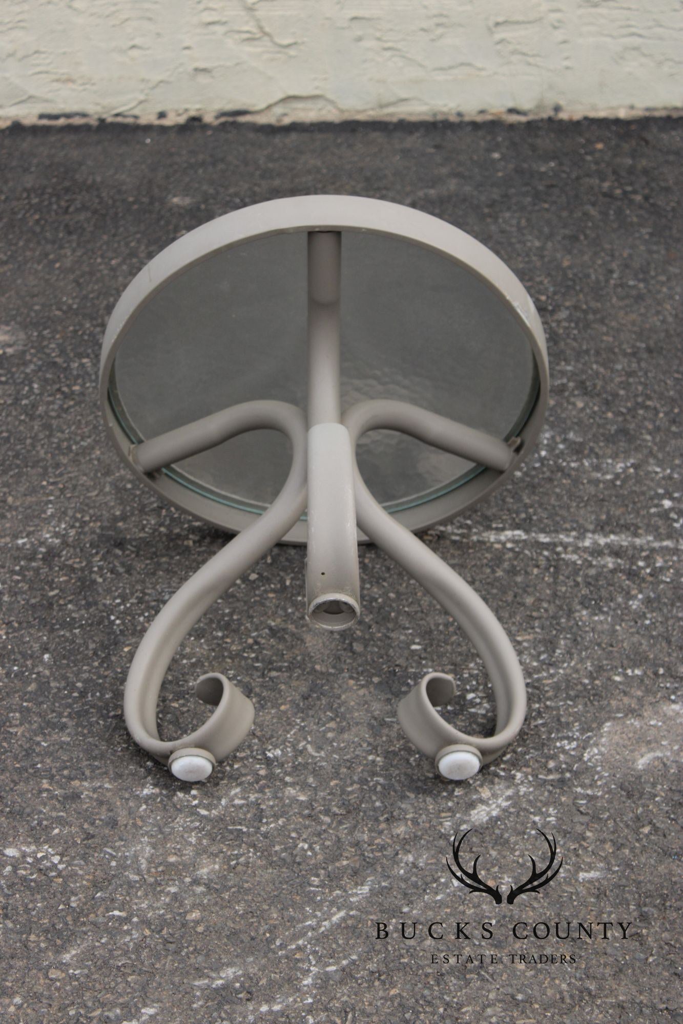 Woodard 'Ramsgate' Glass Top Aluminum Outdoor Round Patio Side Table