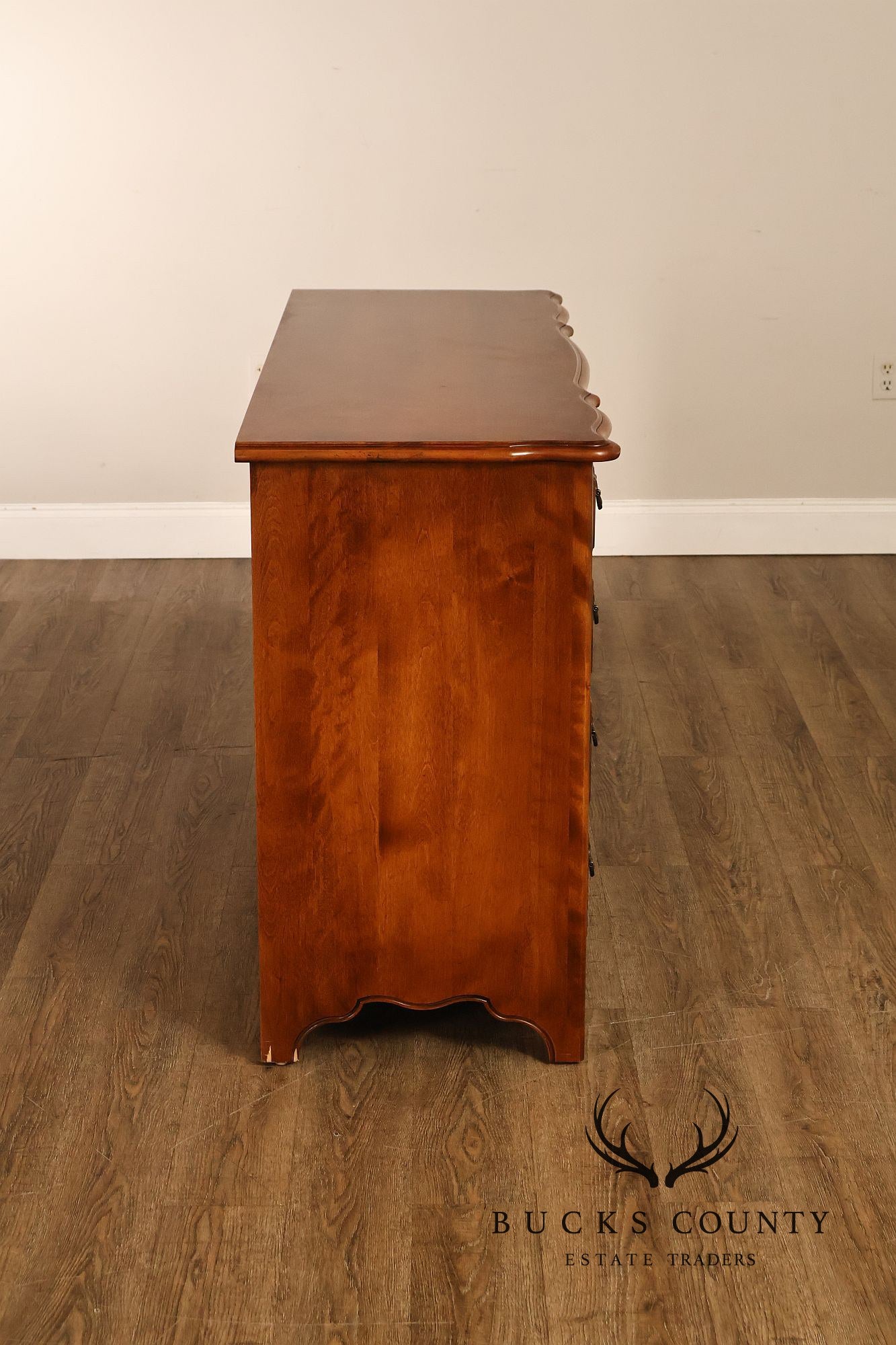 Ethan Allen Country French Maple And Birchwood Eight Drawer Dresser