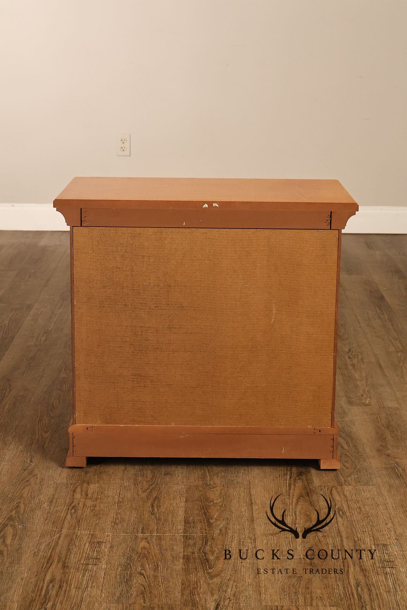 Thomasville Pair Of Grand Classics Biedermeier Style Maple Nightstands