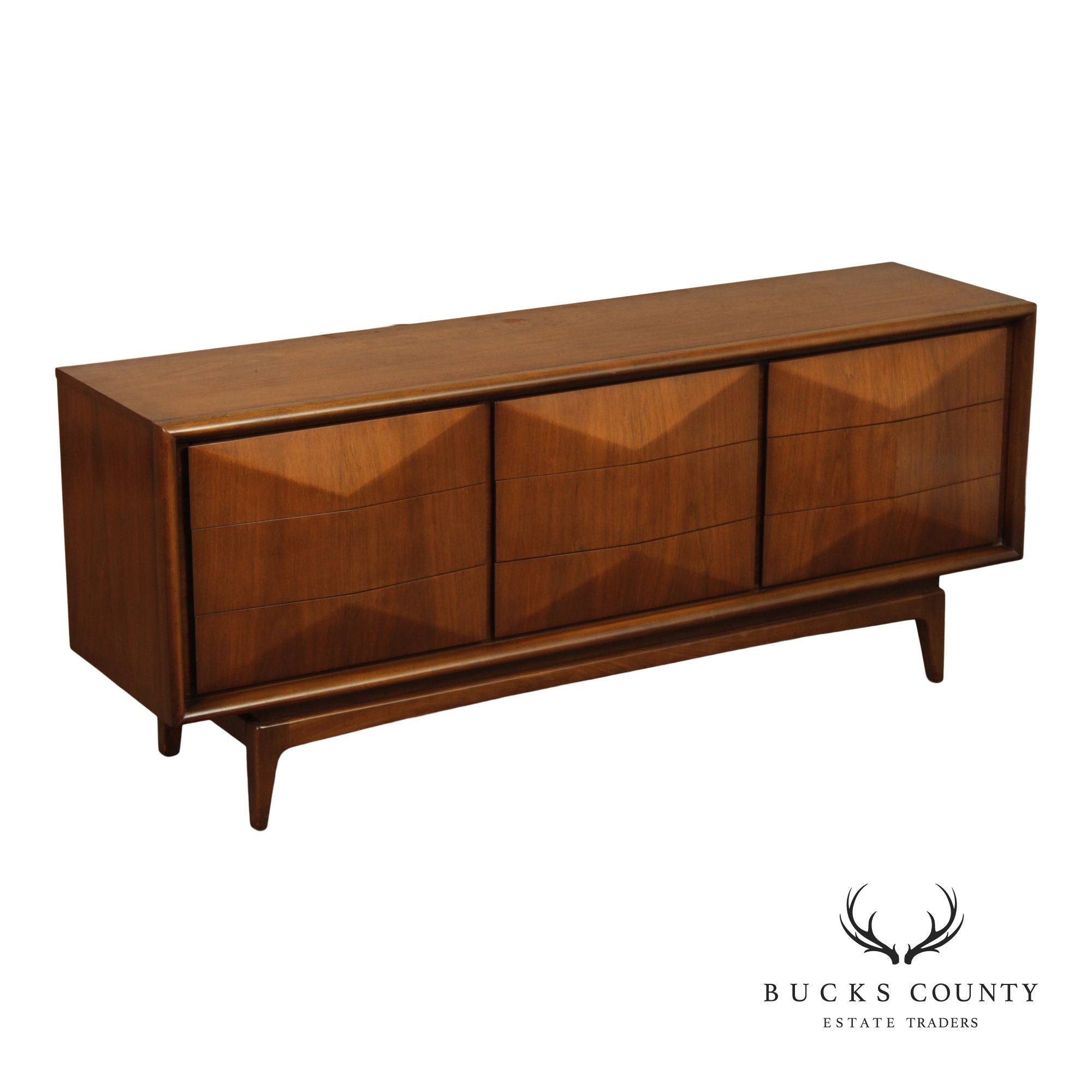 United Furniture Mid-Century Modern Walnut Diamond Front 9-Drawer Dresser