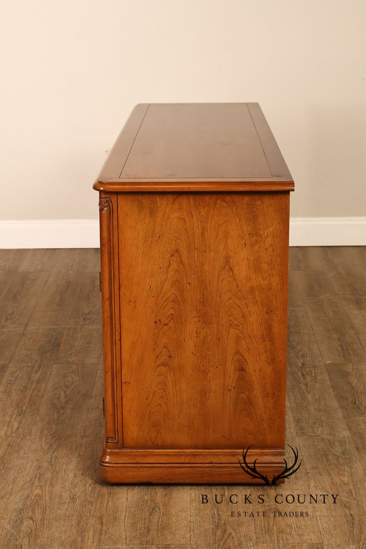 Henredon French Louis XV Style Walnut Buffet Sideboard