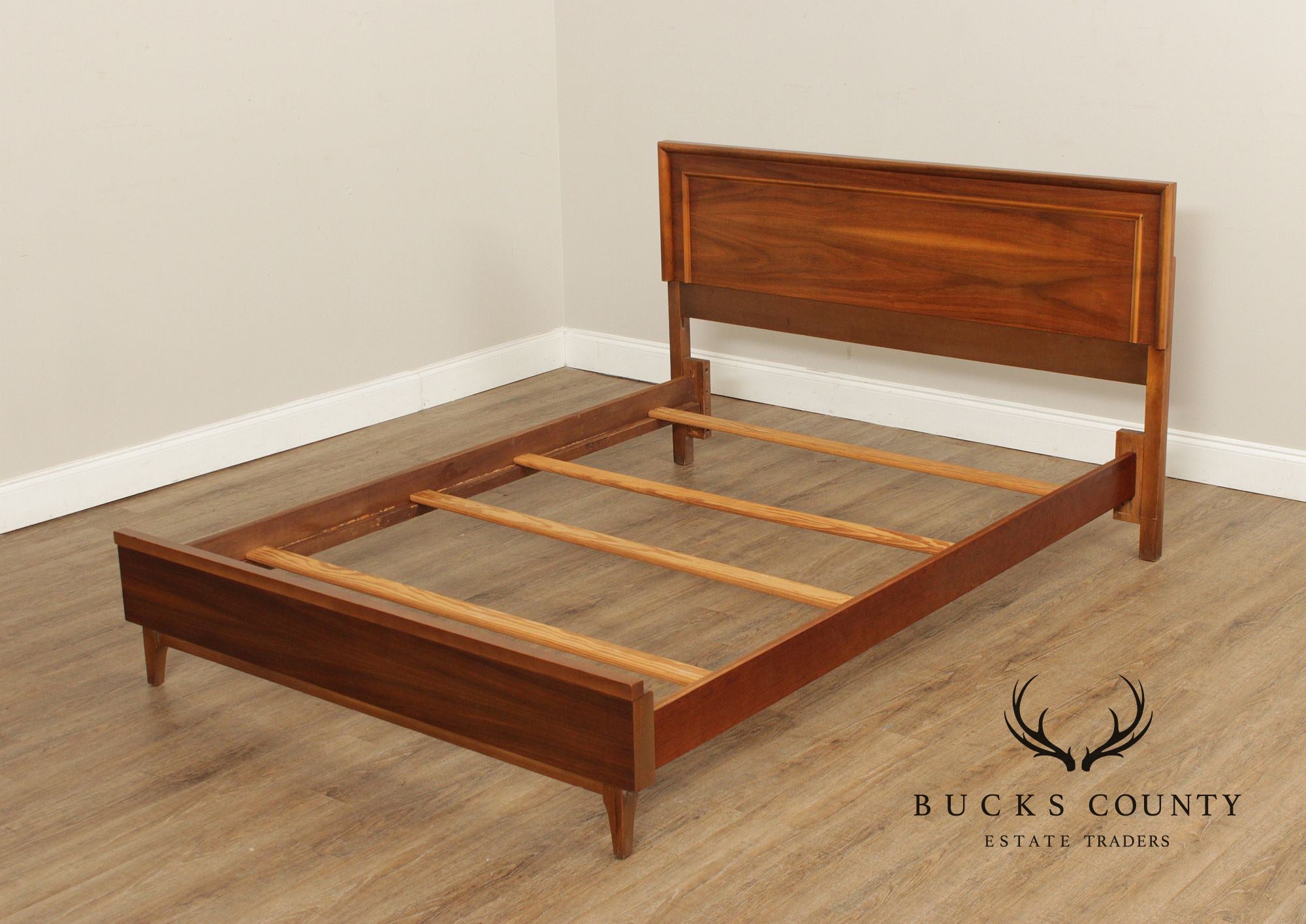 Broyhill Mid Century Modern Walnut Full-Size Bedframe