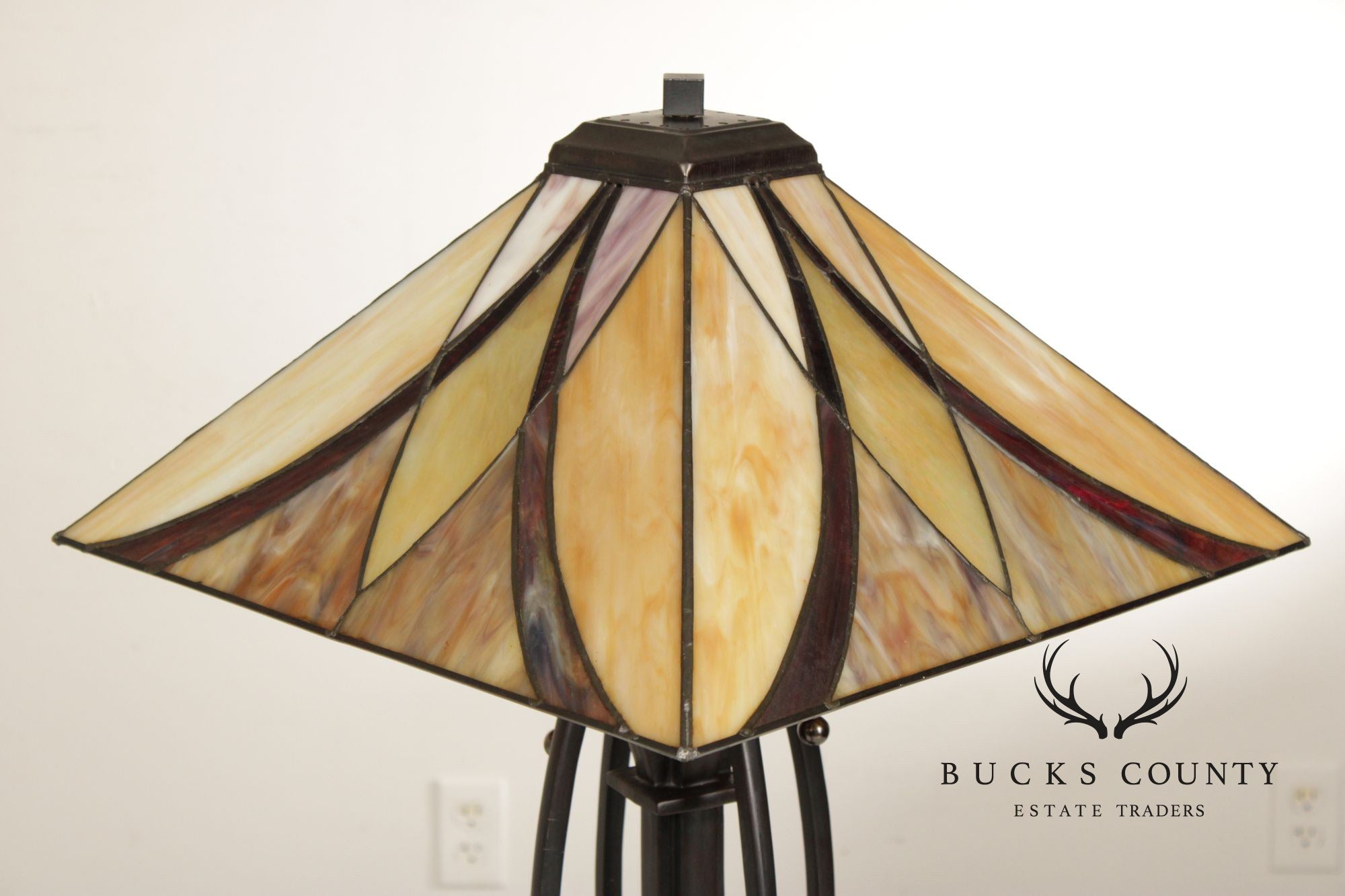 Quoizel 'Asheville' Stained Glass Table Lamp