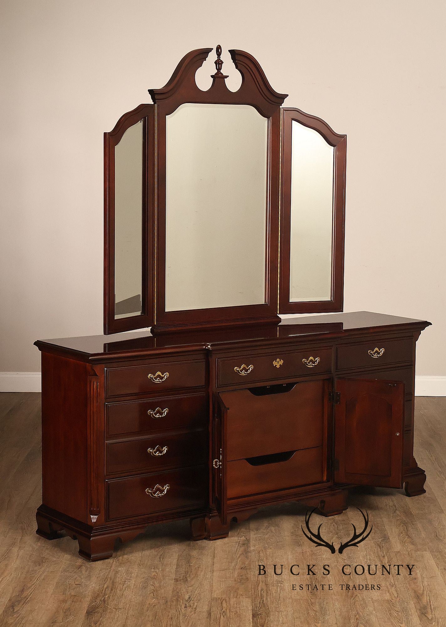 Thomasville 'Collectors Cherry' Triple Dresser with Tri-Fold Mirror