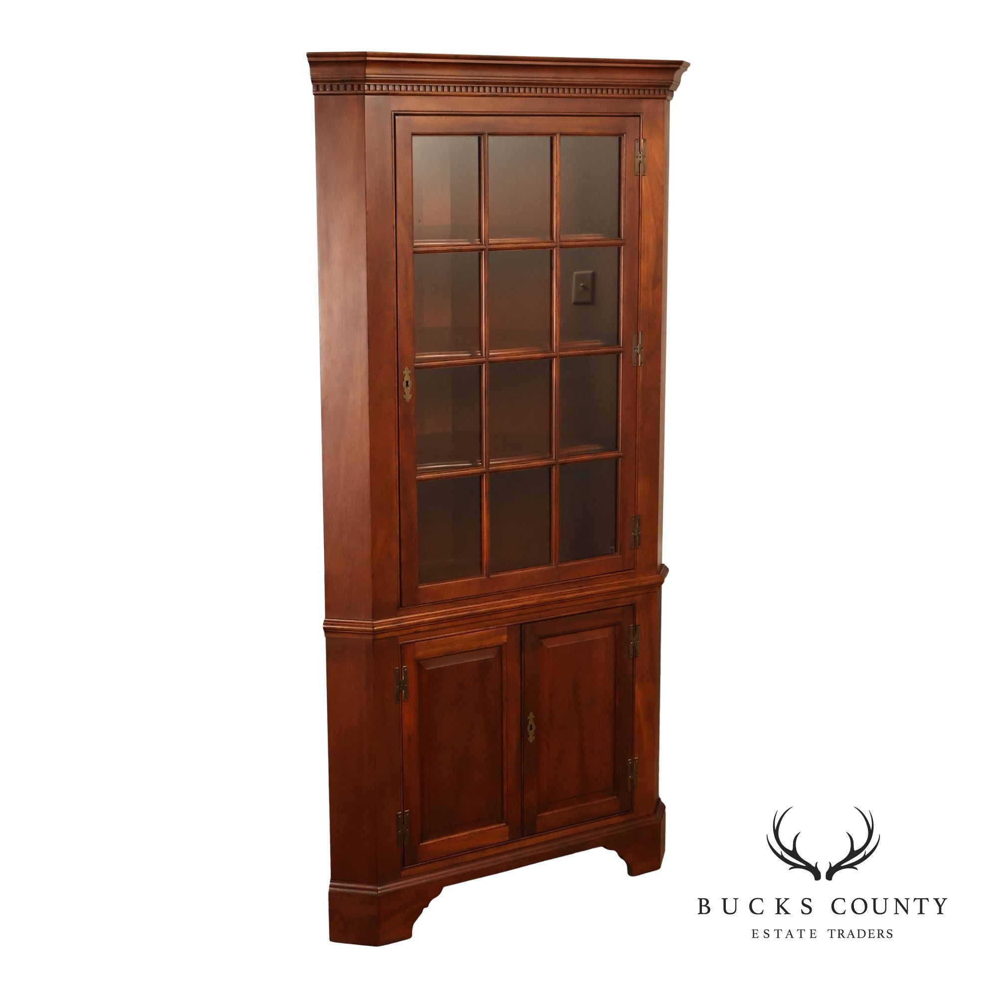 Stickley Traditional Newport Mahogany Lighted Corner Cabinet